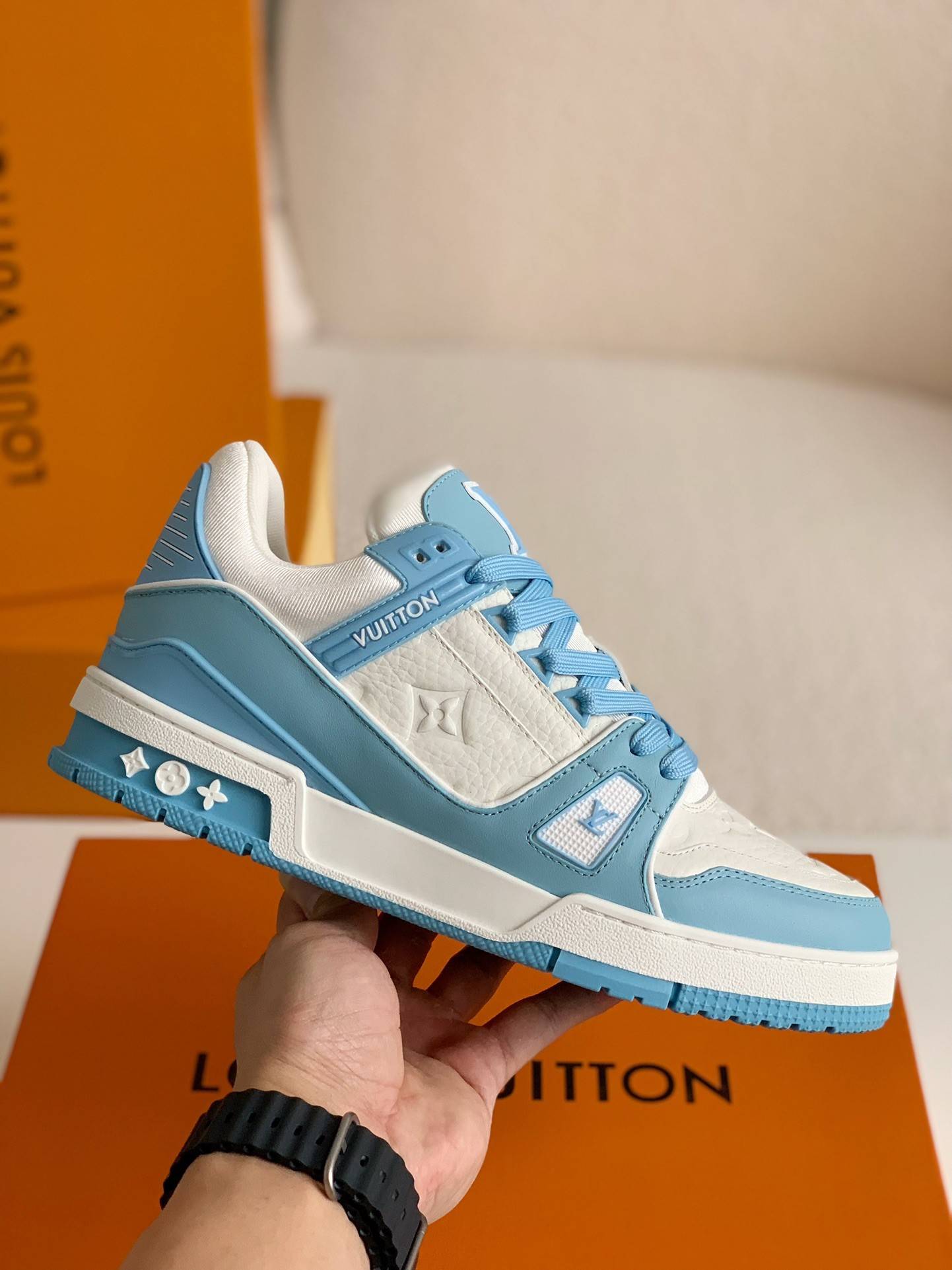 L*V TRAINER SNEAKERS