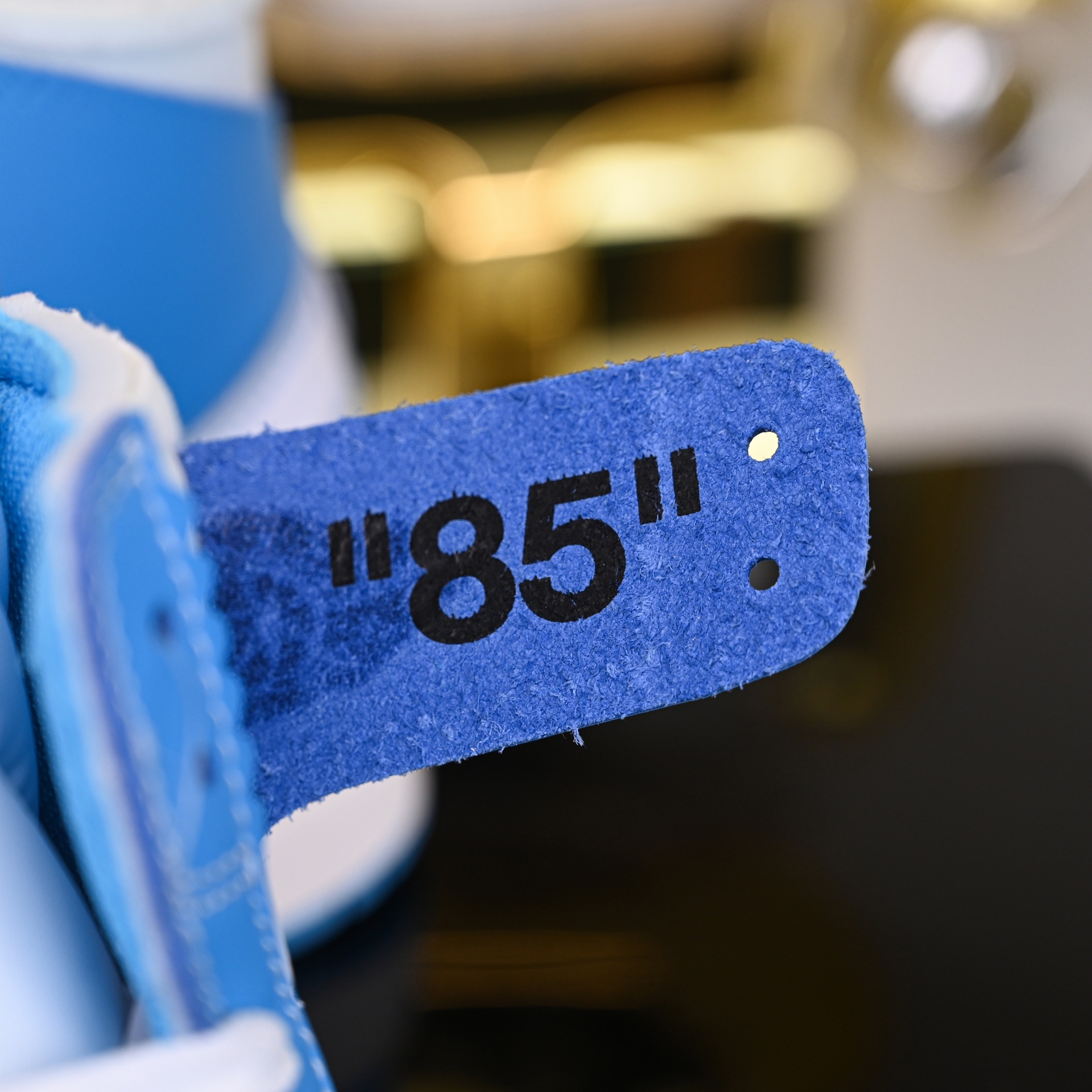 OFF-WHITE X AIR JORDAN 1 RETRO HIGH OG 'UNC'