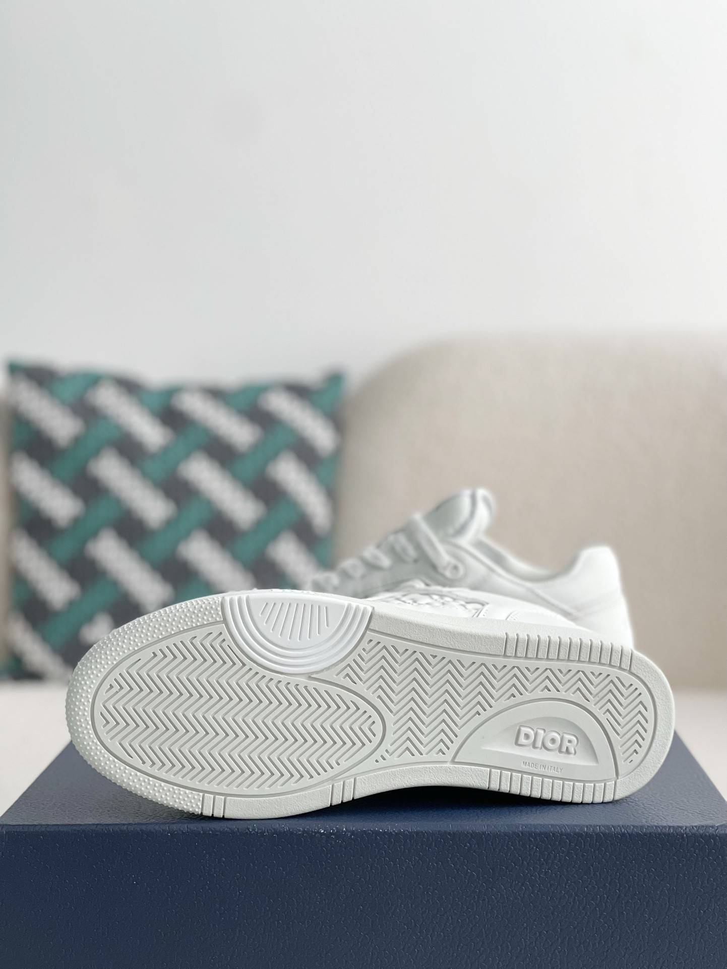 D*OR New B27 Sneaker