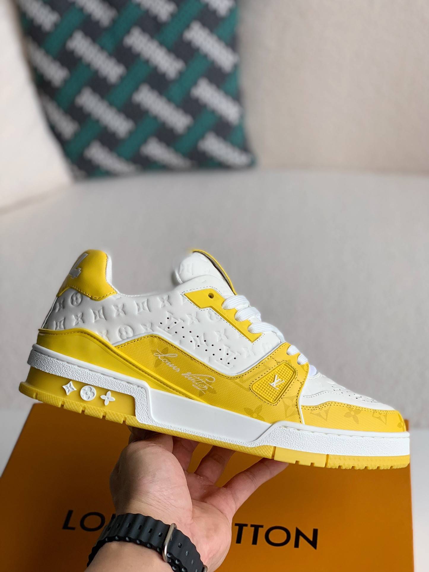 L*V TRAINER 1A98UX Sneakers Fall/Winter