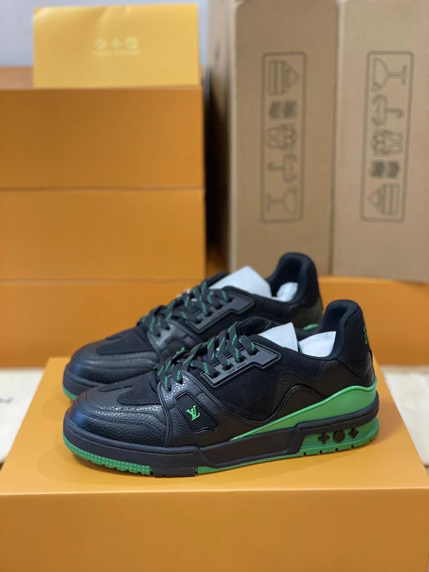 L*V TRAINER 1A9IQ5 Sneakers