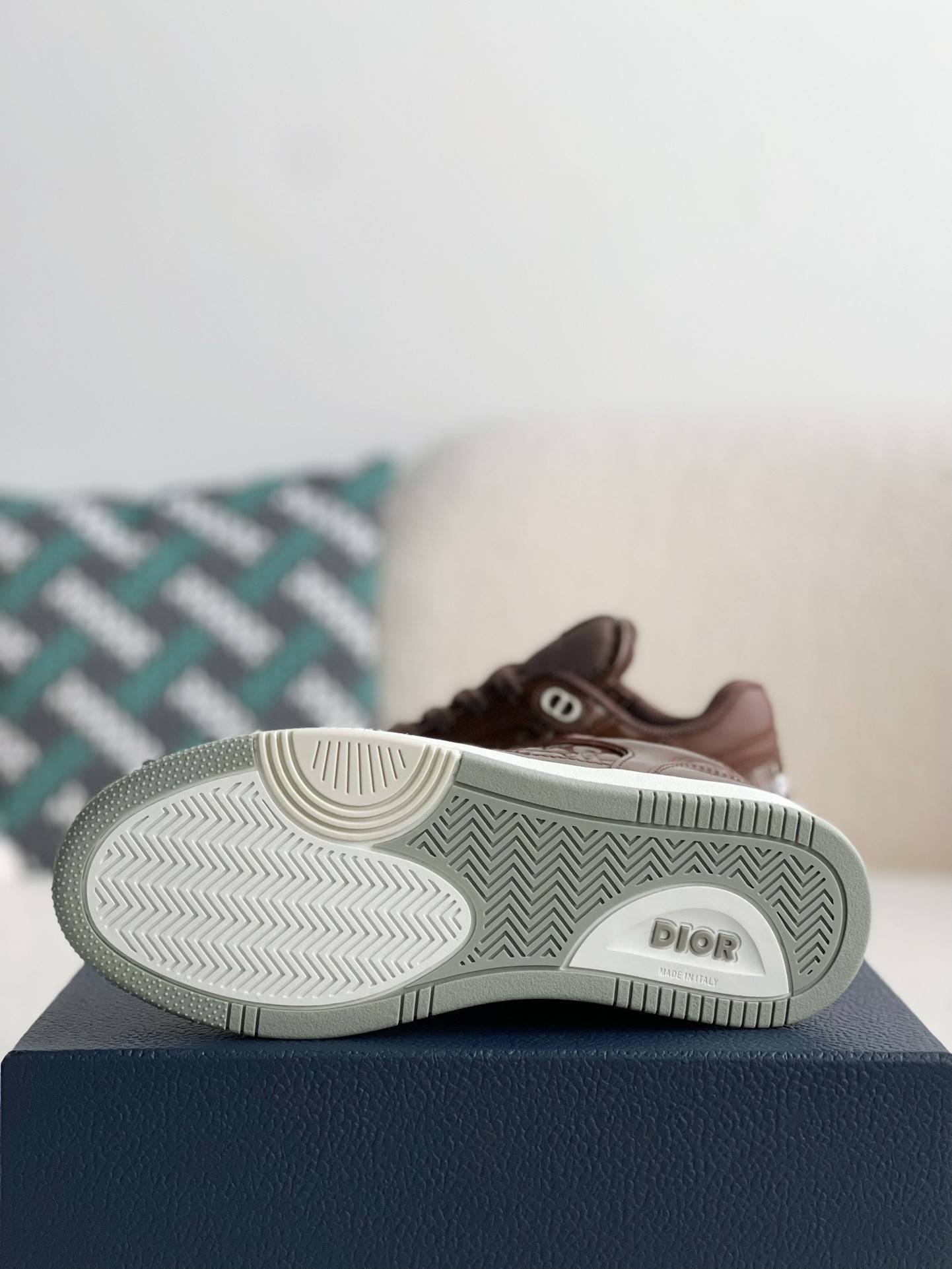 D*OR HIGH LEVEL B27 Sneaker