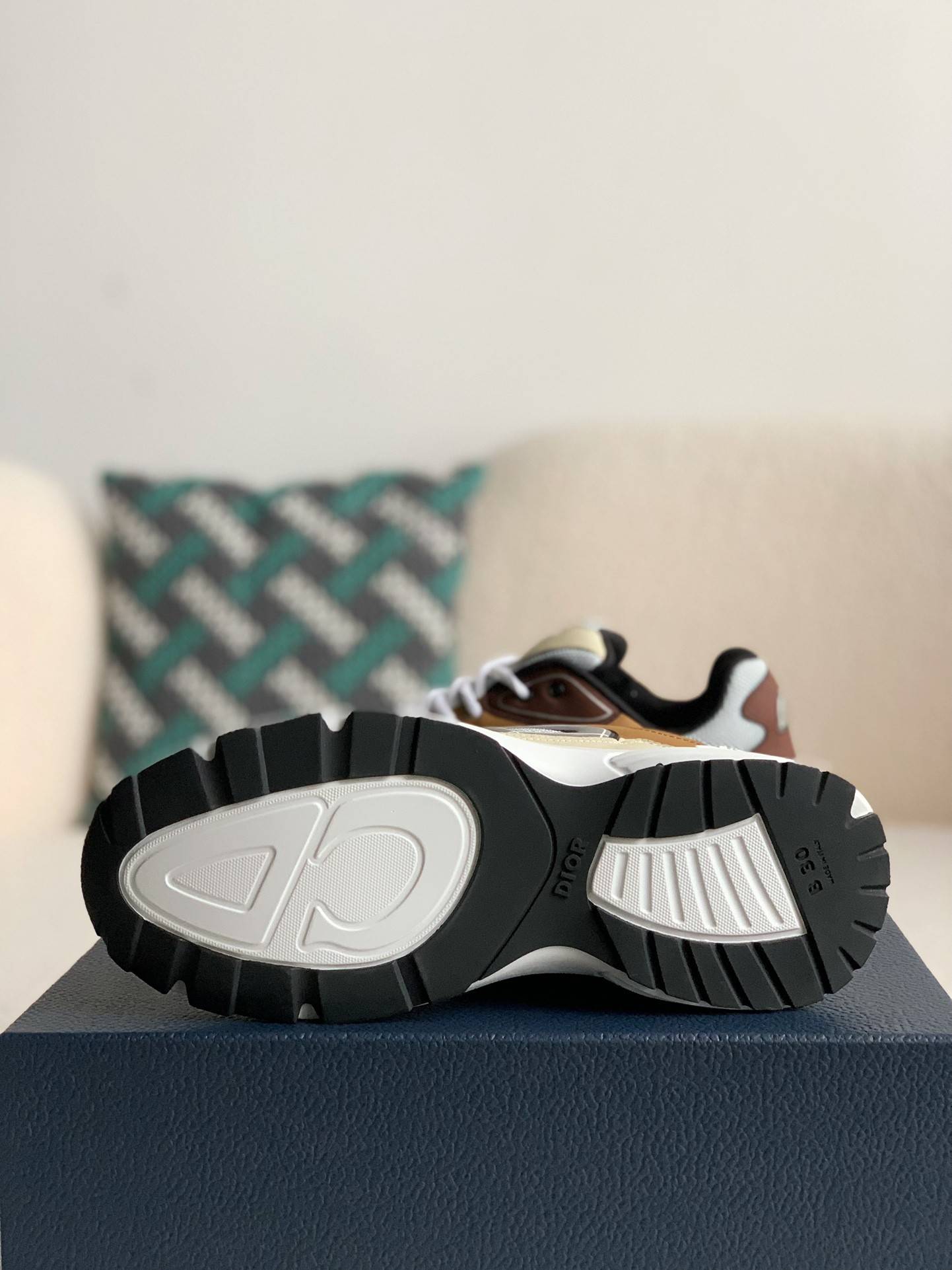 D*OR B57 New Sneaker