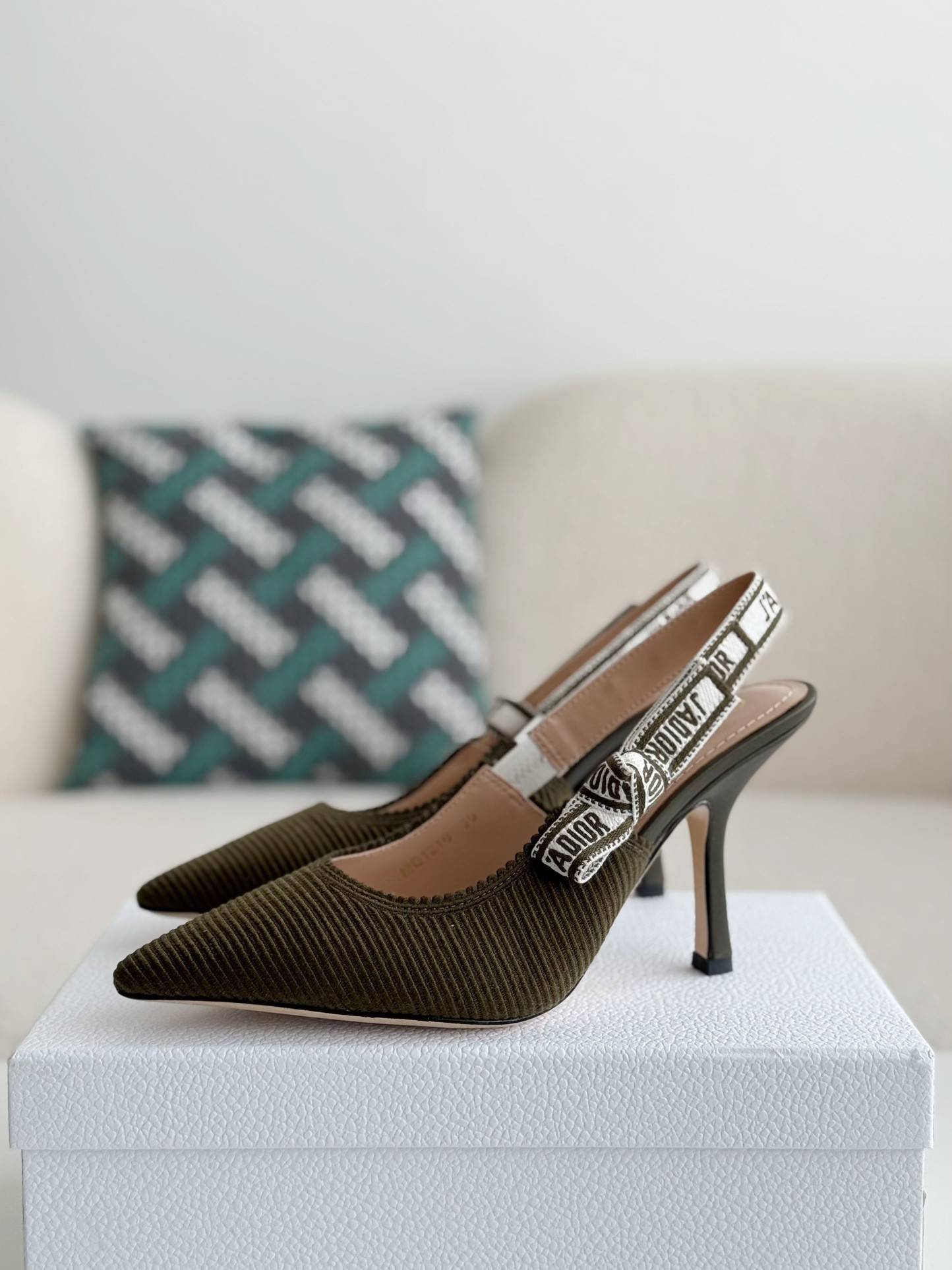 D*OR Pointed toe slingback high heels 6.5cm