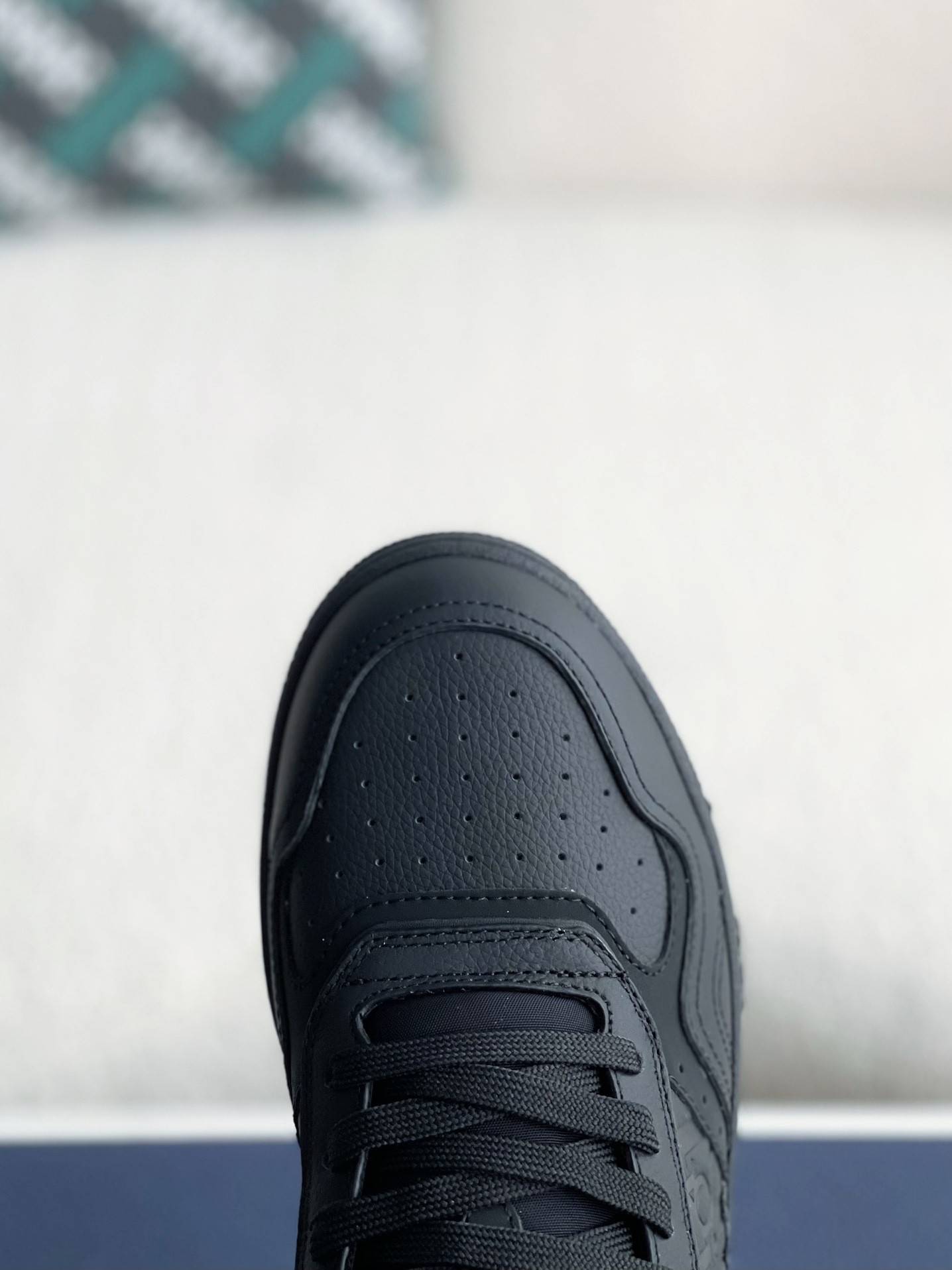 D*OR New B27 Sneaker