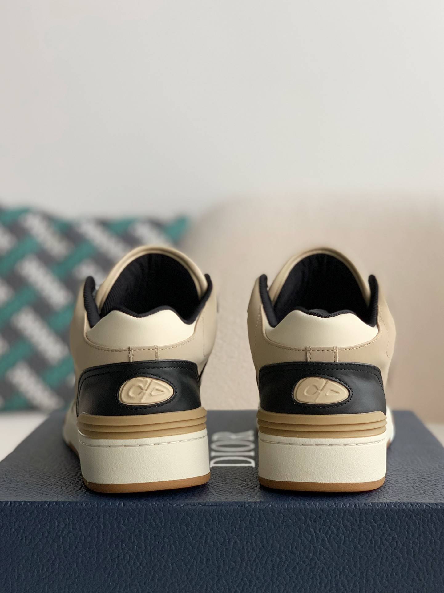 D*OR B57 New Sneaker