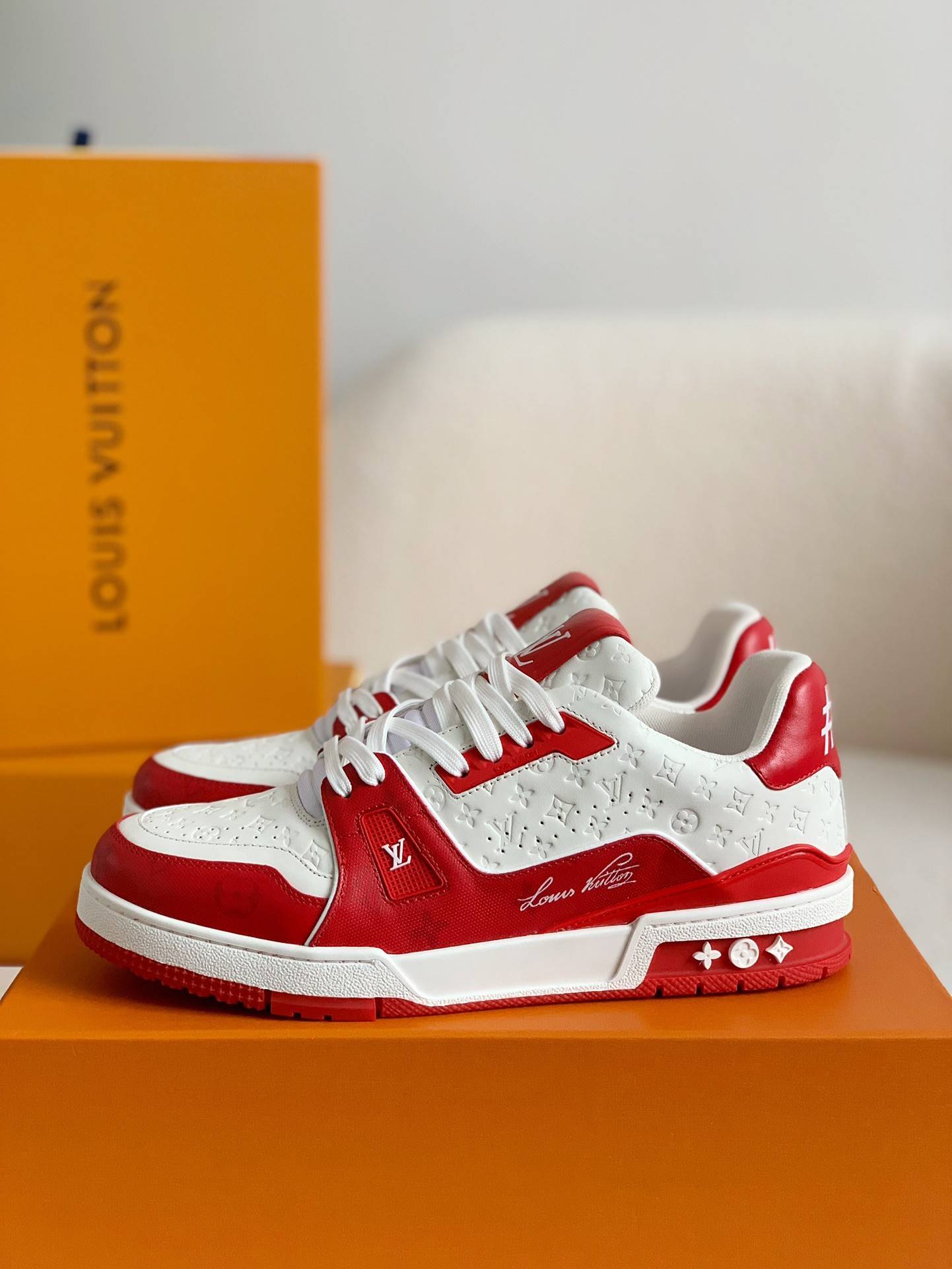 L*V TRAINER SNEAKERS