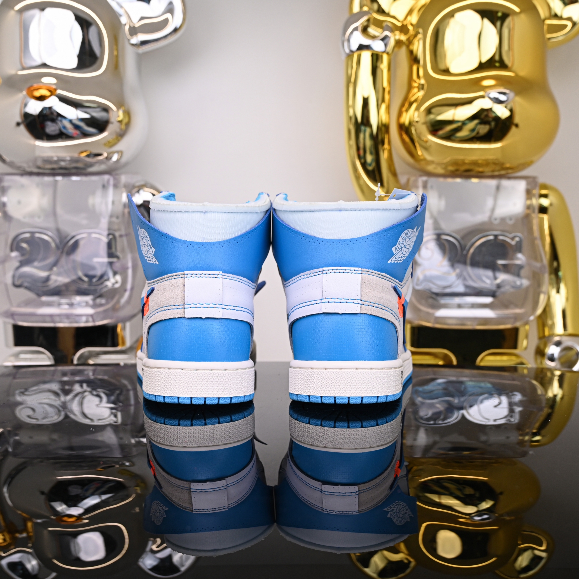 OFF-WHITE X AIR JORDAN 1 RETRO HIGH OG 'UNC'