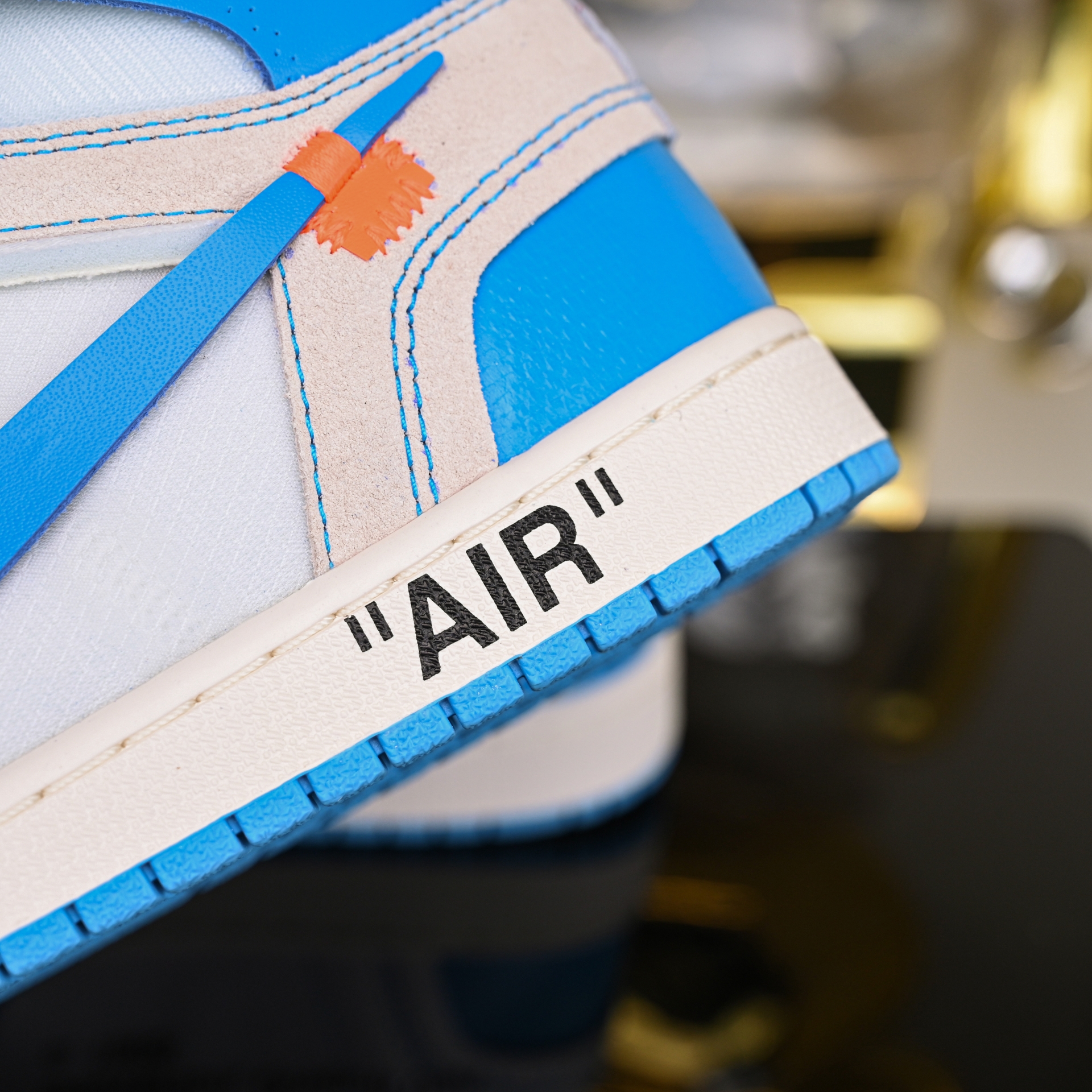OFF-WHITE X AIR JORDAN 1 RETRO HIGH OG 'UNC'