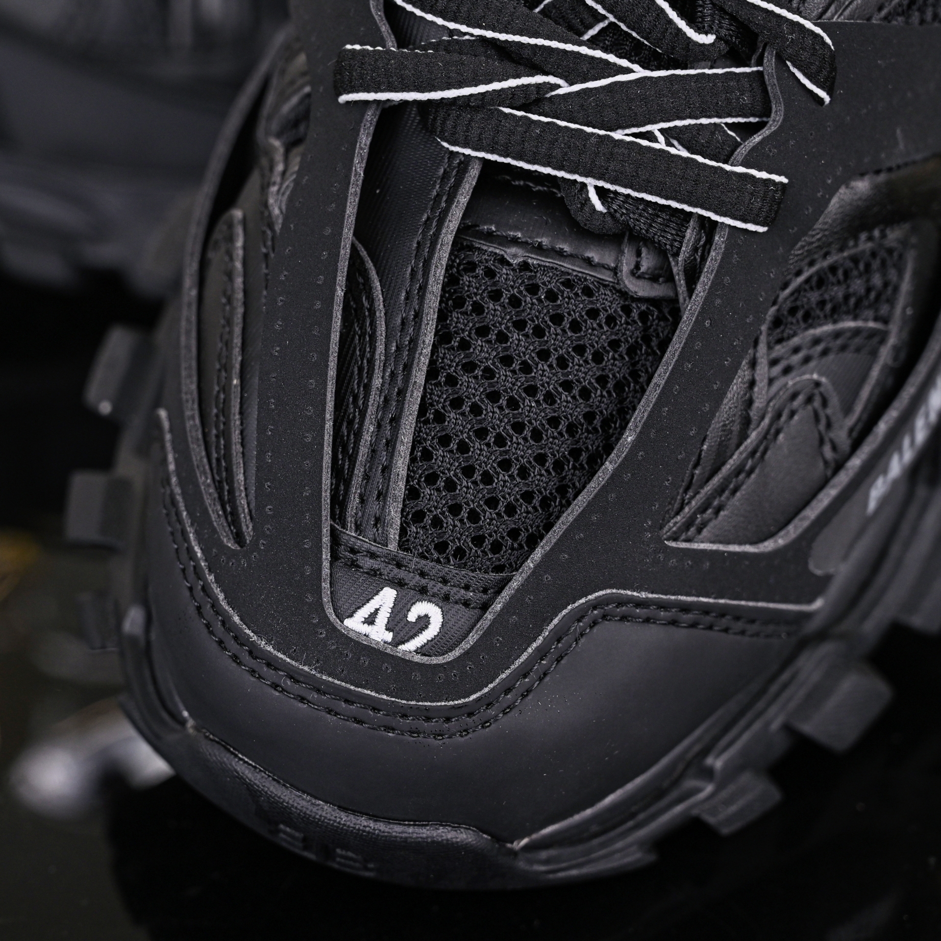 Balenciaga  Track（LED）