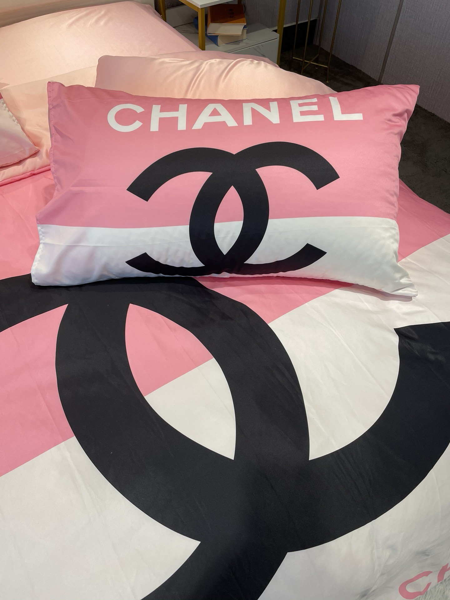 Bedding-Chanel four-piece s et
