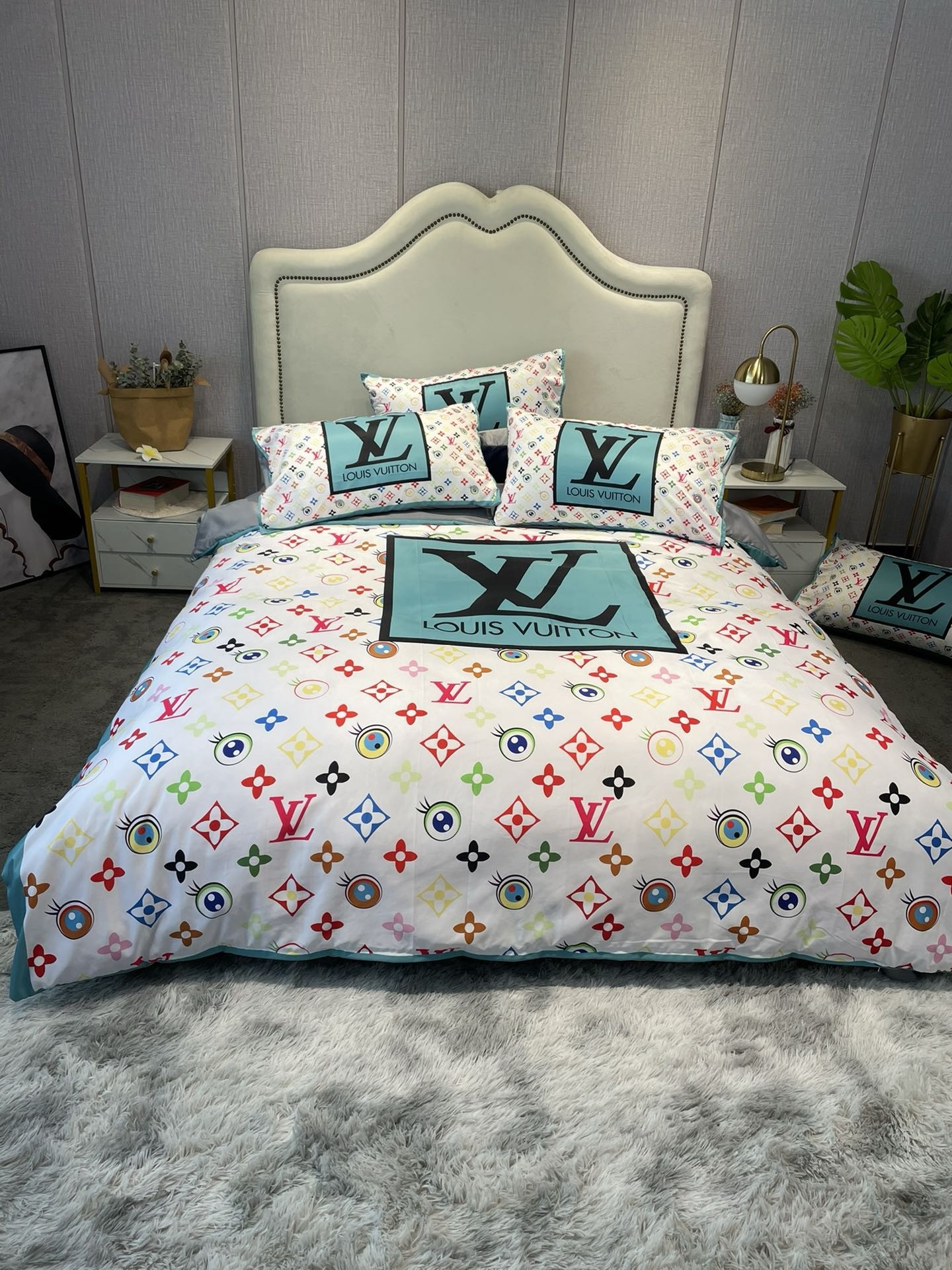 Bedding-Louis Vuitton four-p iece set
