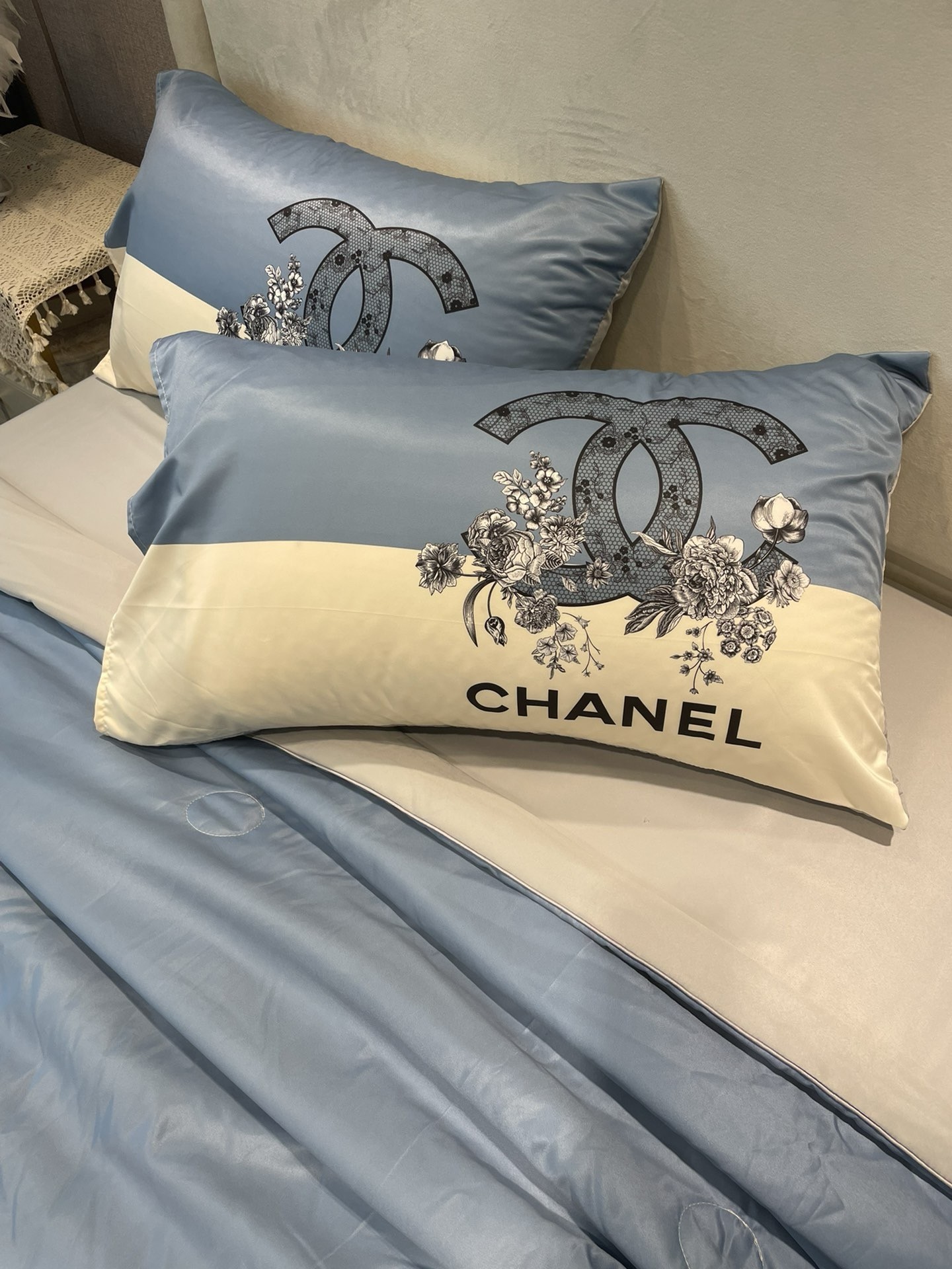 Bedding-Chanel four-piece s et