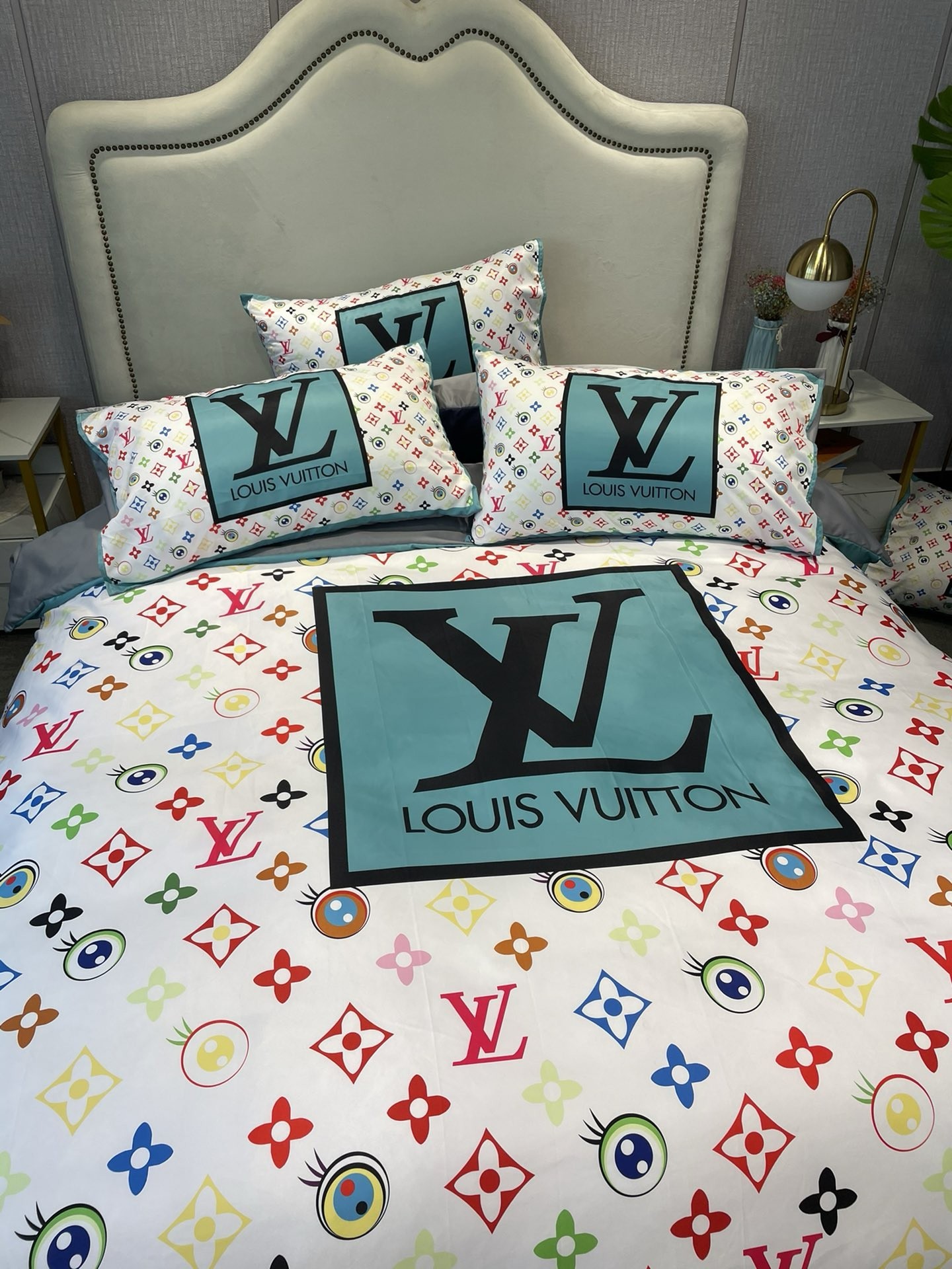 Bedding-Louis Vuitton four-p iece set