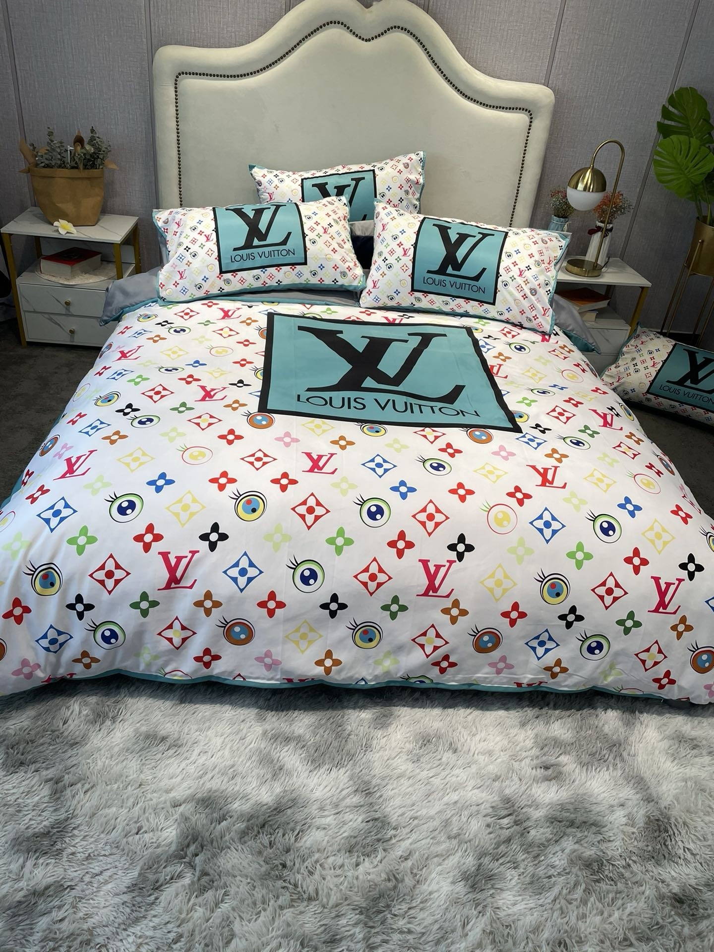 Bedding-Louis Vuitton four-p iece set