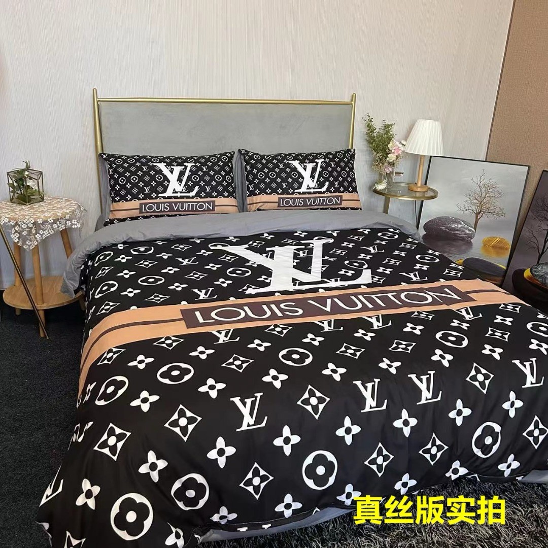 Bedding-Louis Vuitton four-p iece set