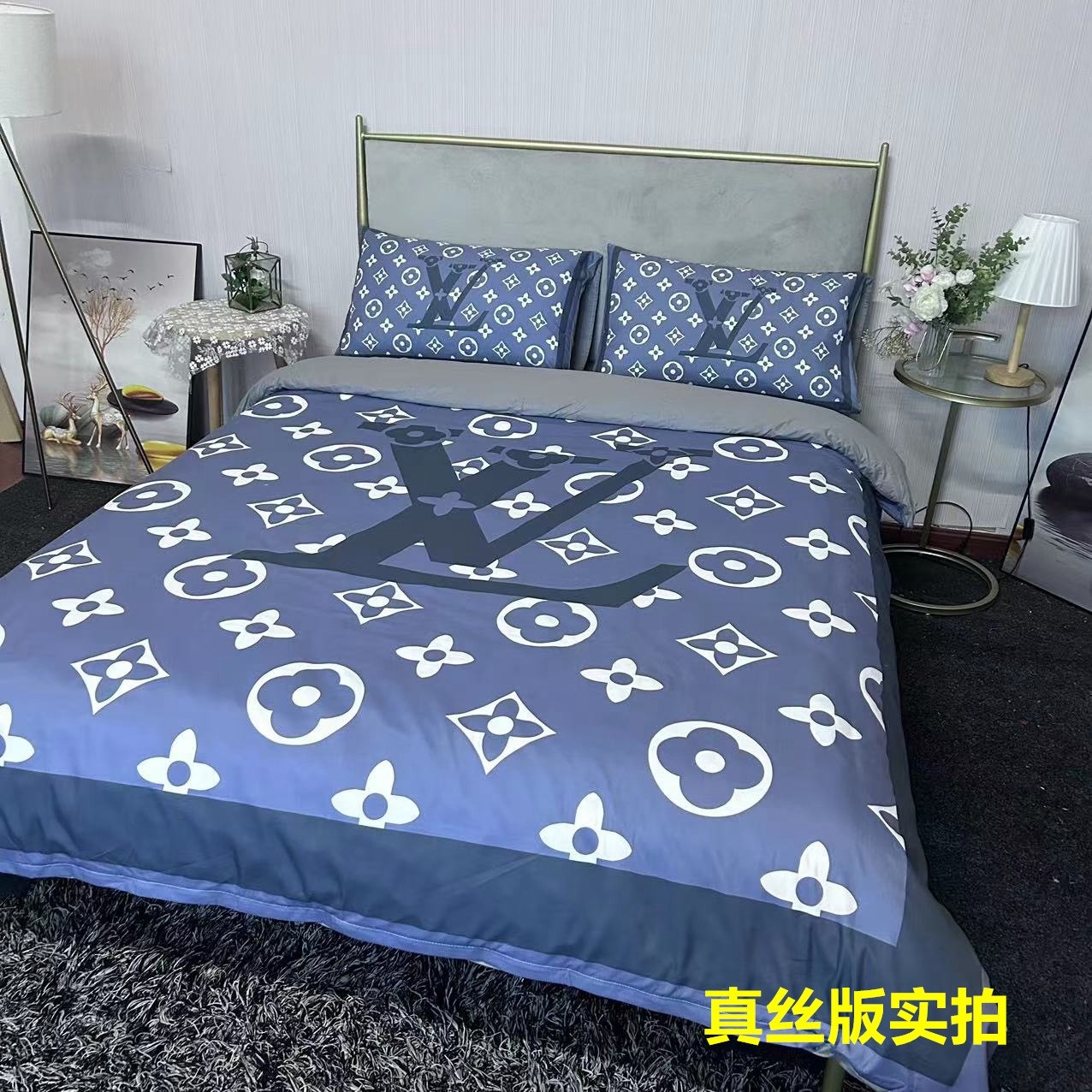 Bedding-Louis Vuitton four-p iece set