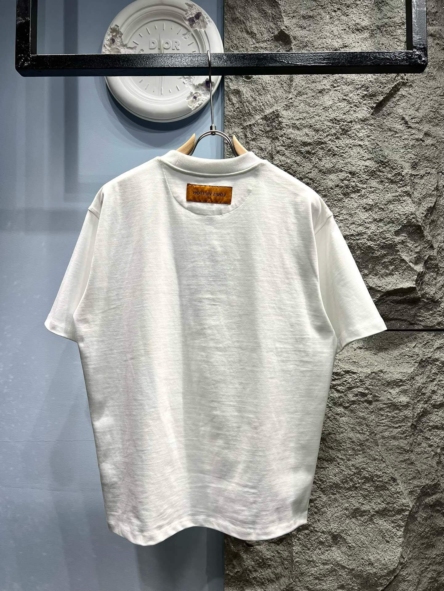 Pattern Cracked Embroidery T Shirt