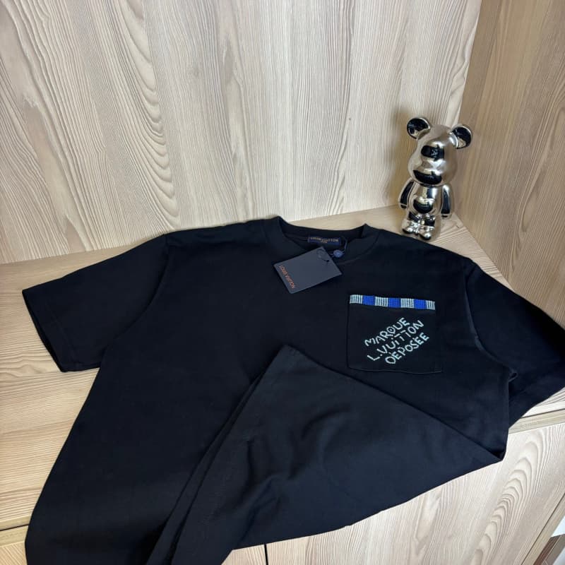 Chest Pocket Embroidery Letter T-shirt