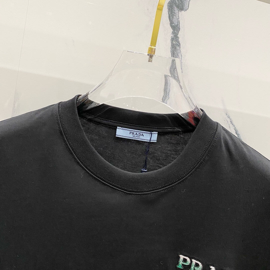 Green Pattern Embroidery T Shirt