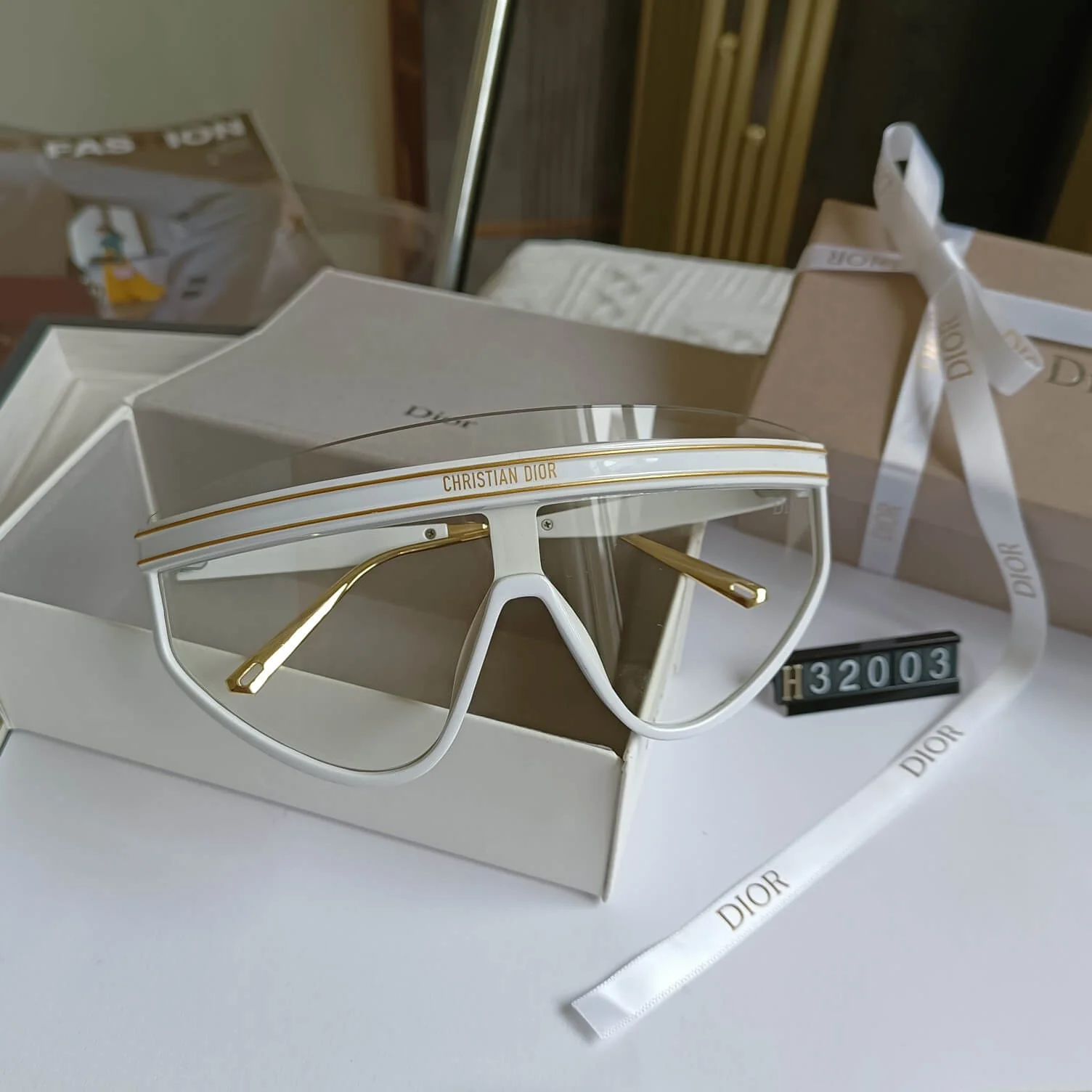 Fashion One-Piece Sports Sunglasses
