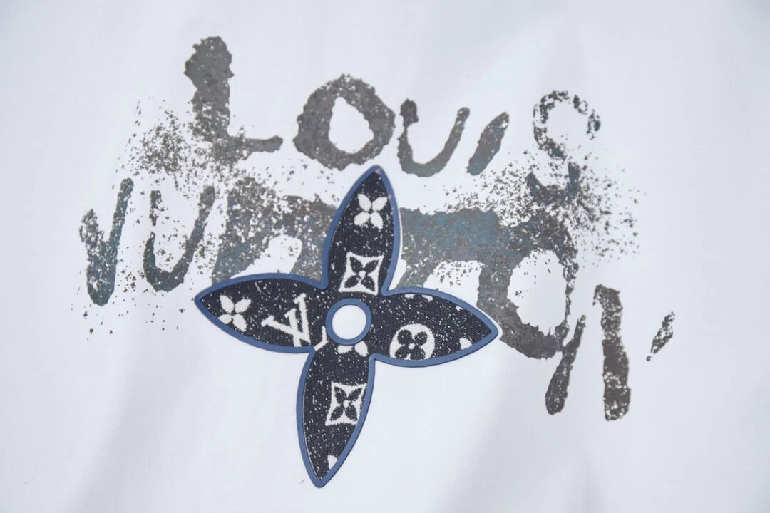 3D Four-Leaf Clover Print T-Shirt