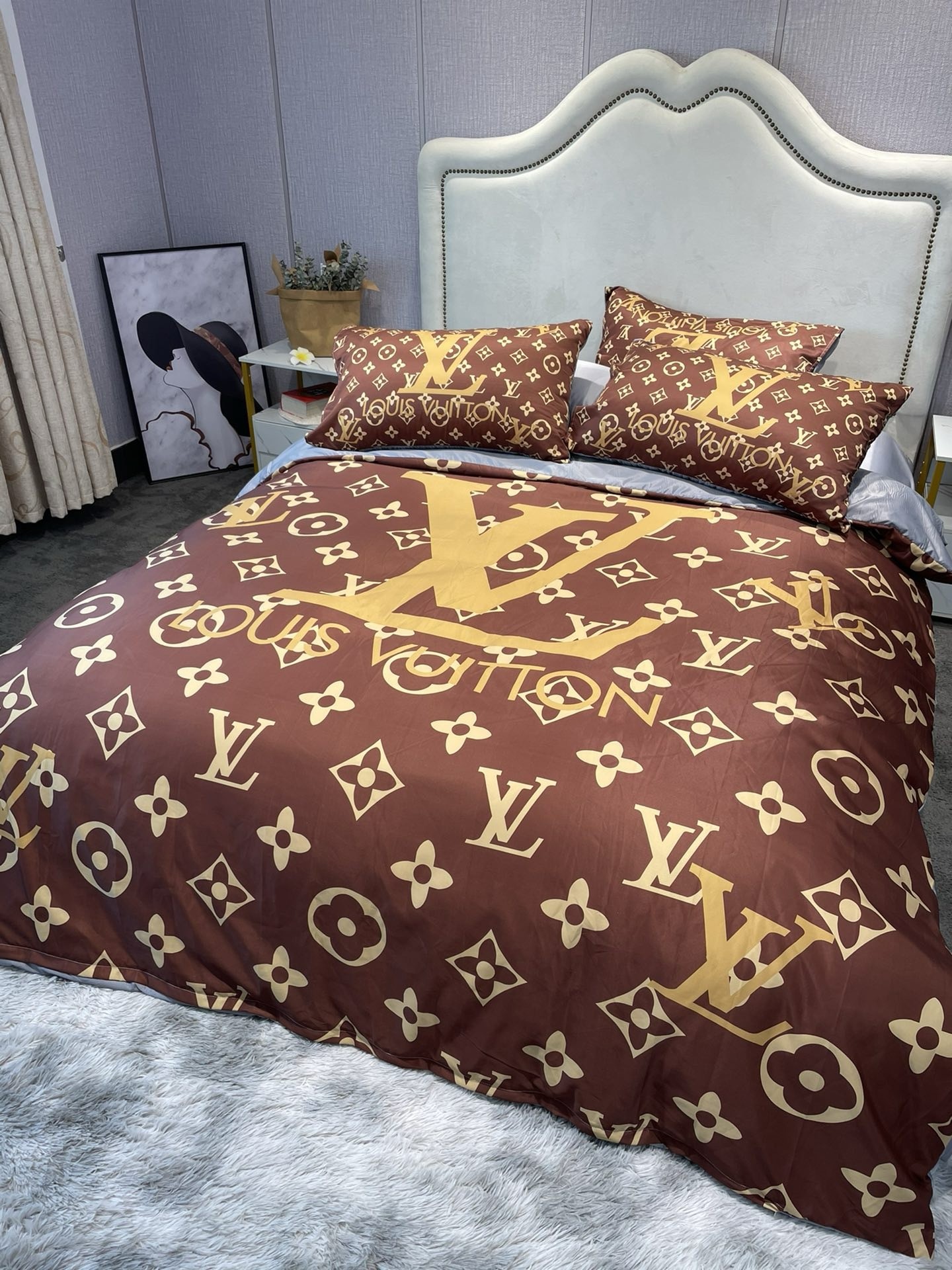 Bedding-Louis Vuitton four-p iece set