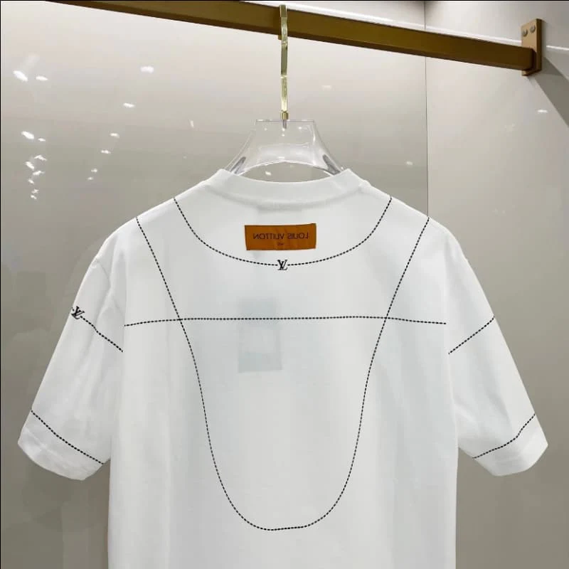 2025 Line Necklace & Metal Accent T-Shirt