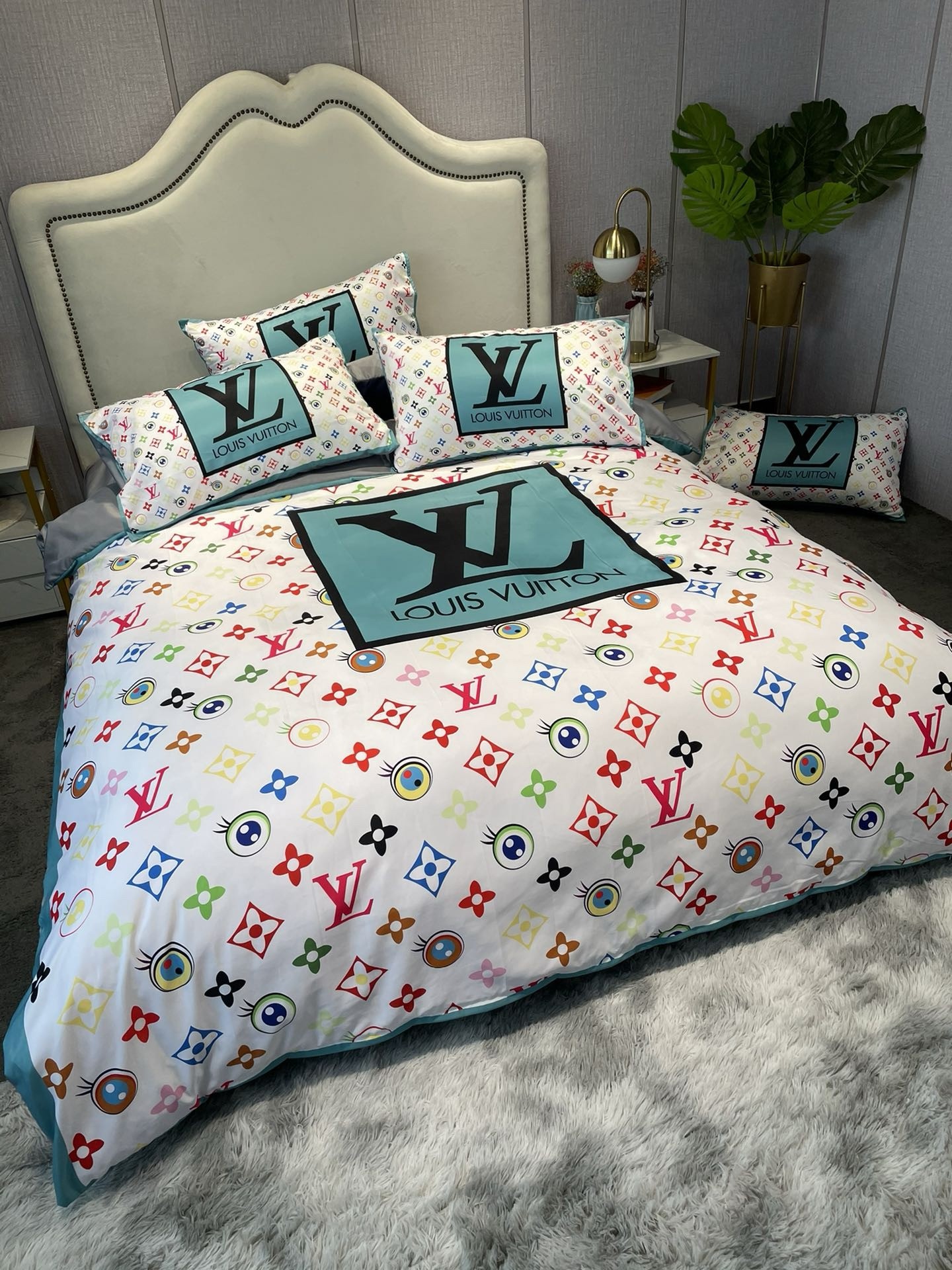Bedding-Louis Vuitton four-p iece set