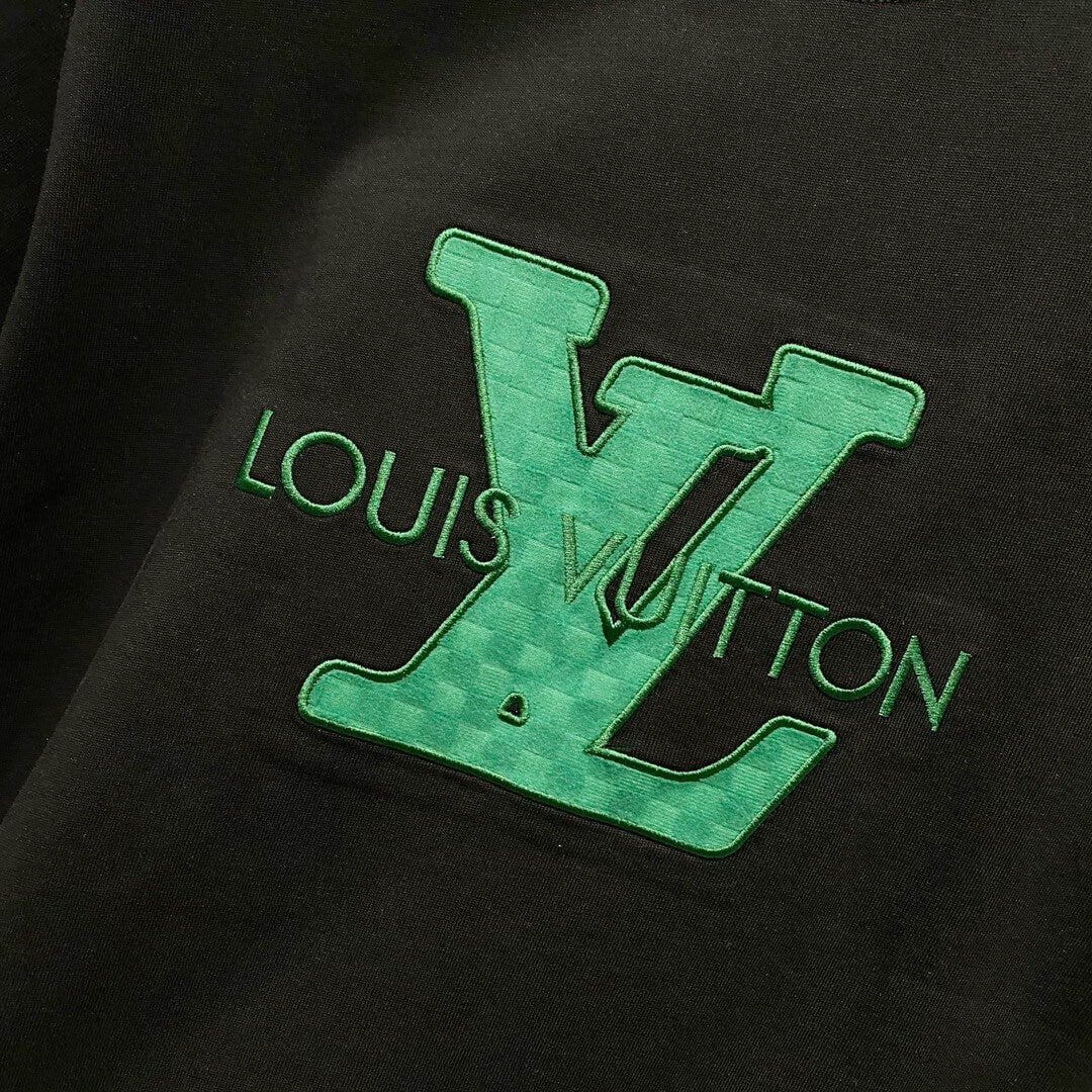 Green Pattern Embroidery T Shirt