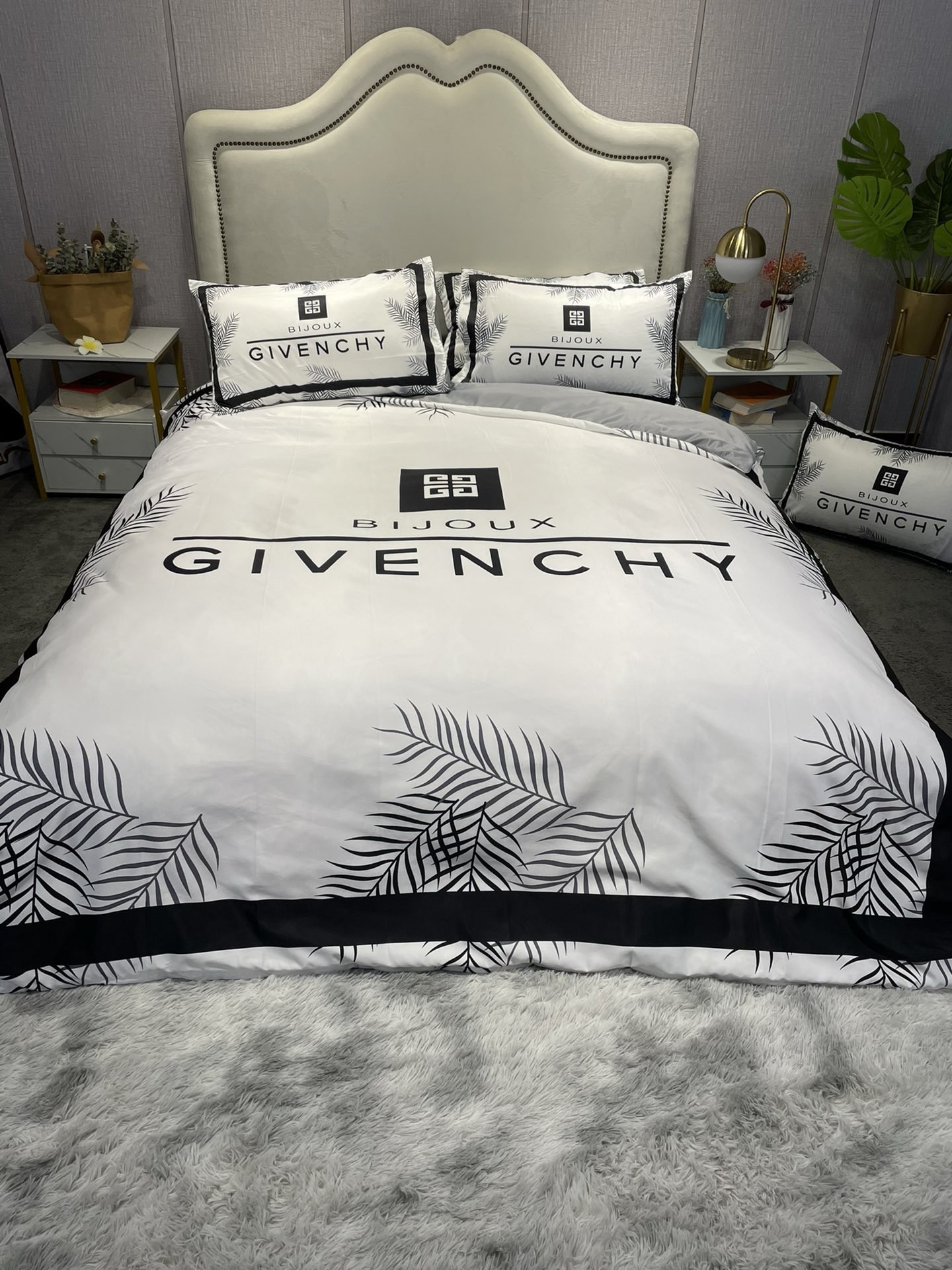 Bedding-GIVENCHY four-piec e set
