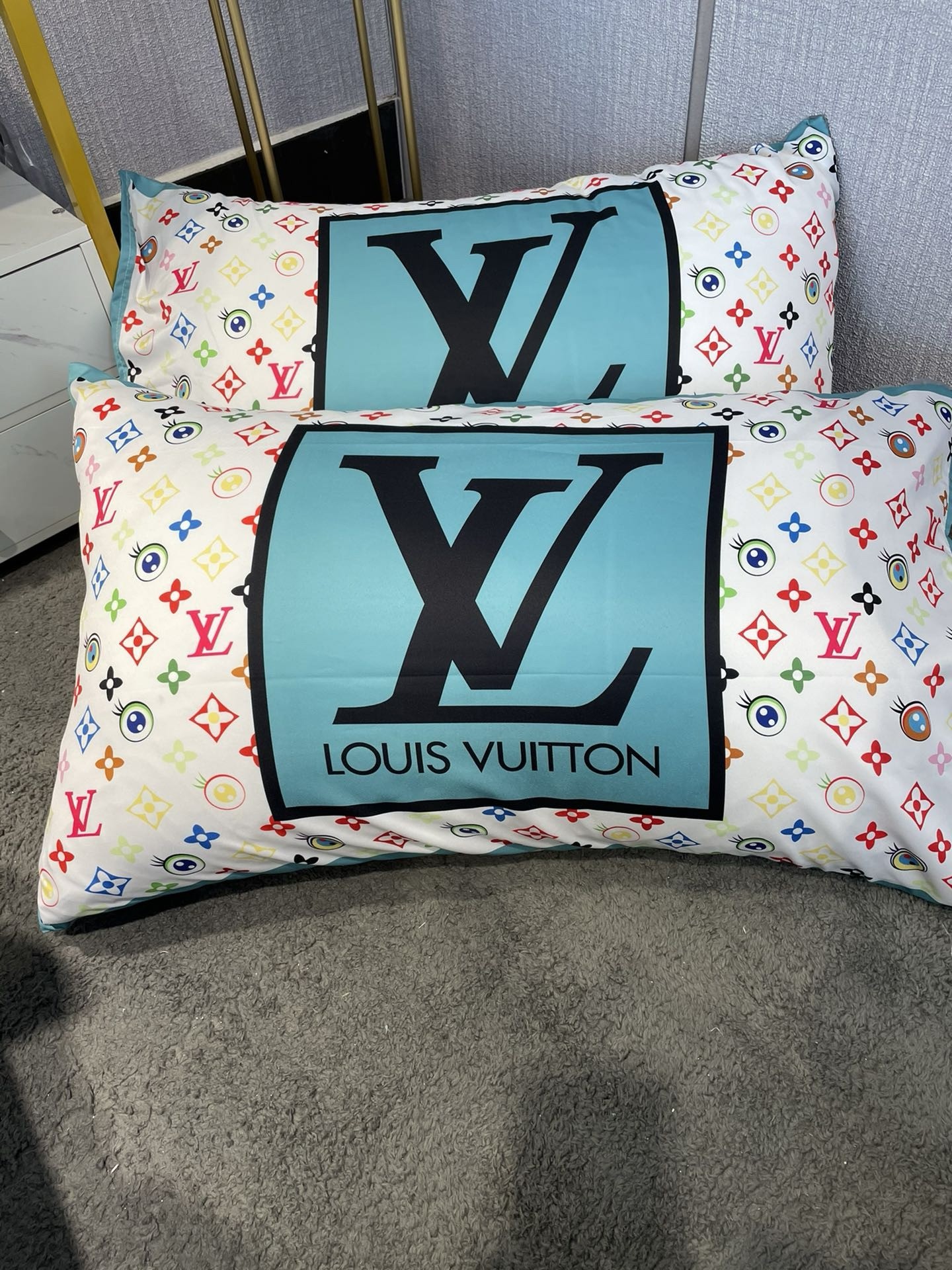 Bedding-Louis Vuitton four-p iece set