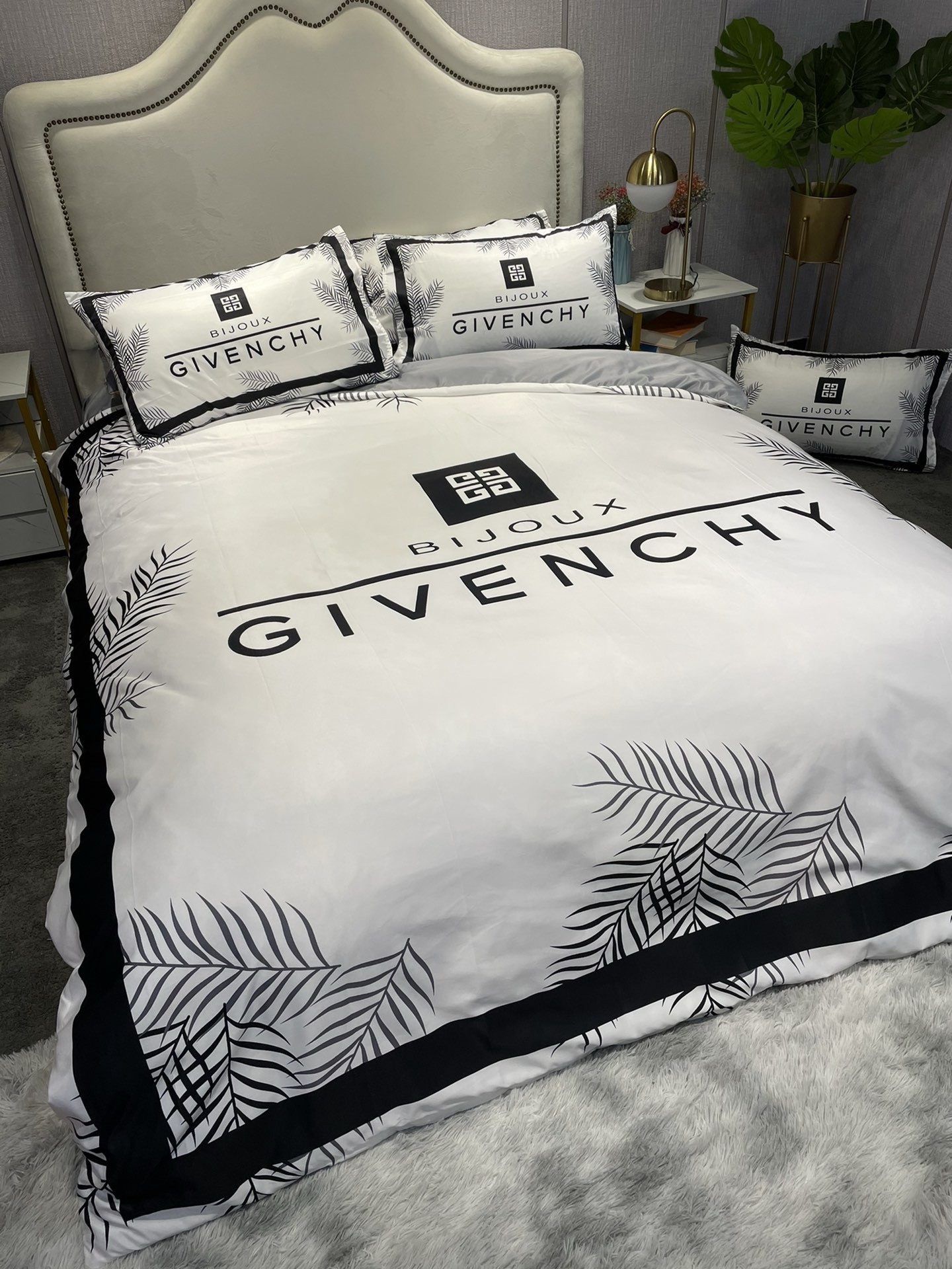 Bedding-GIVENCHY four-piec e set