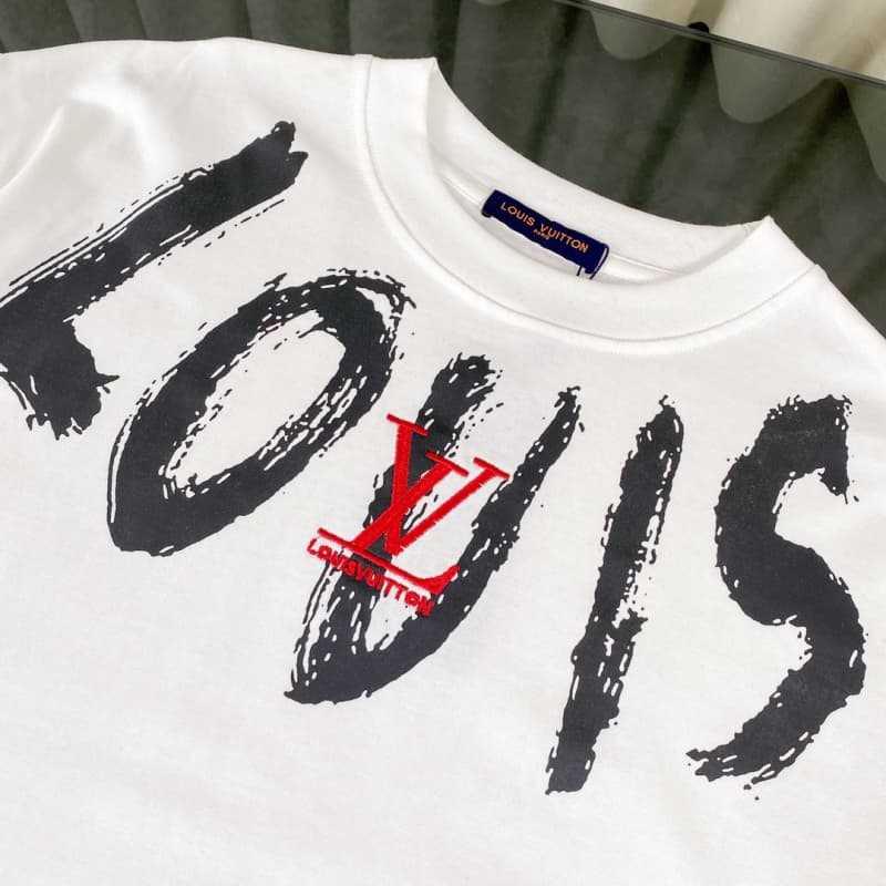 Necklace Letter + Chest Embroidery T-shirt