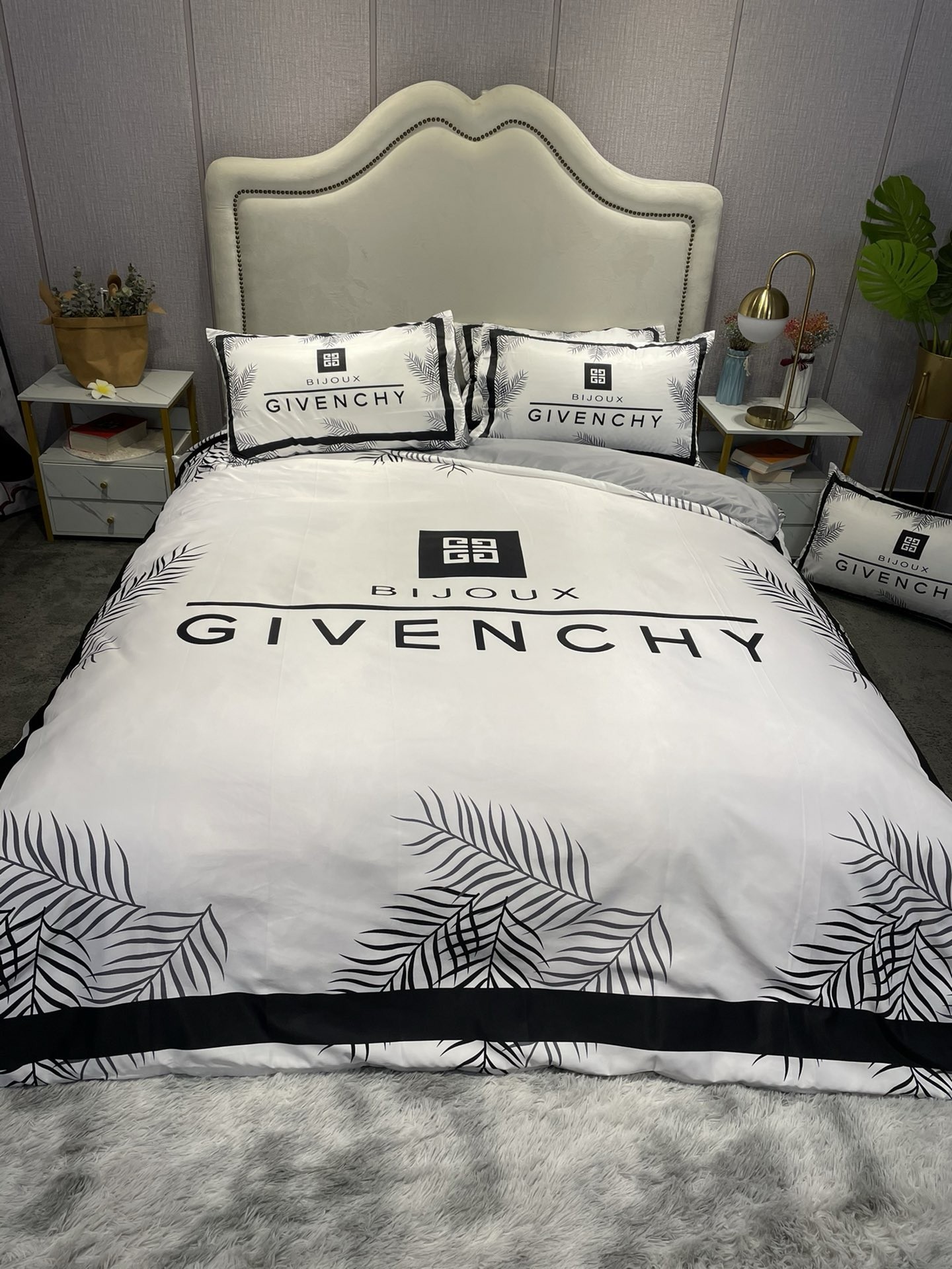Bedding-GIVENCHY four-piec e set