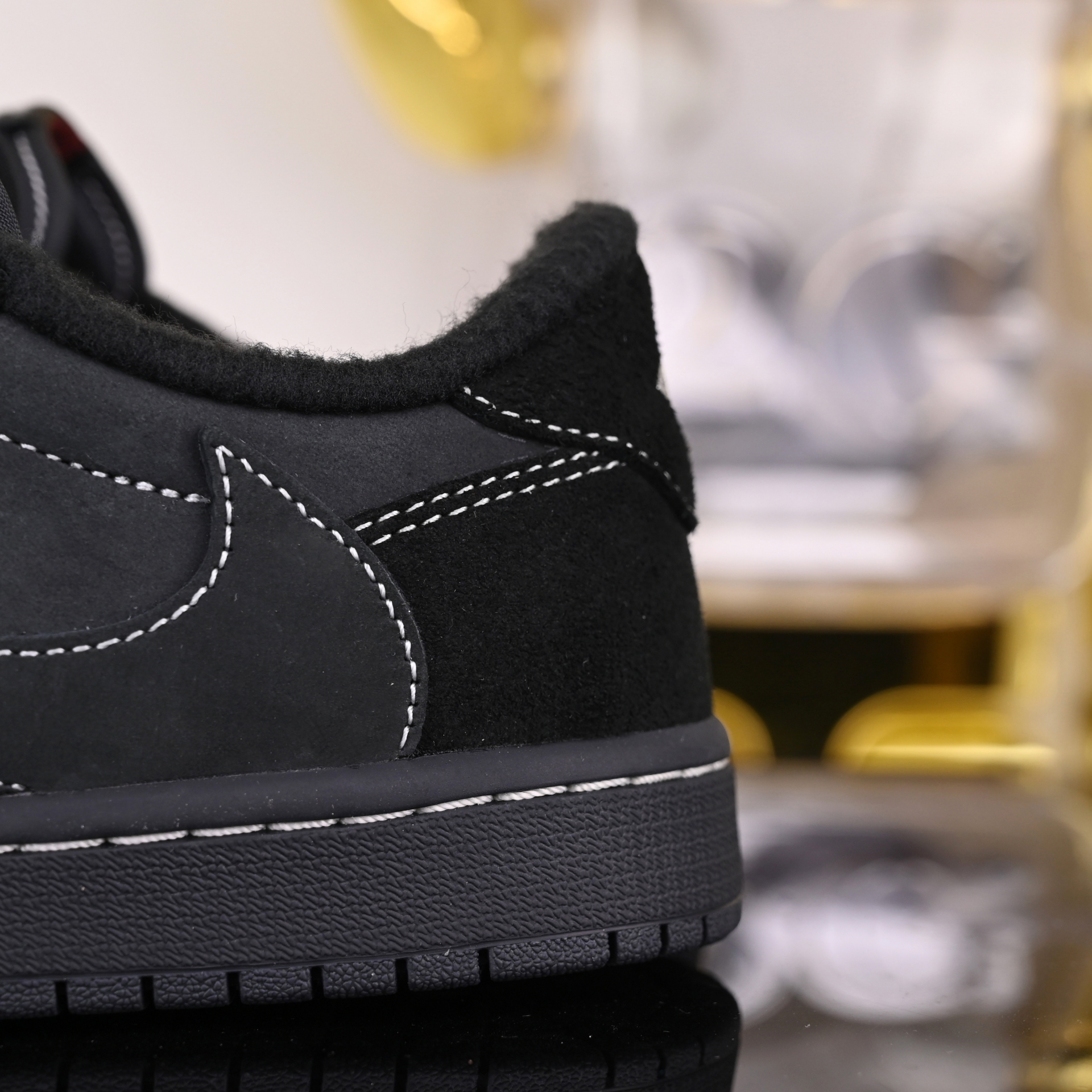 TRAVIS SCOTT X NIKE AIR JORDAN 1 LOW OG “BLACK/PHANTOM” DM7866-001