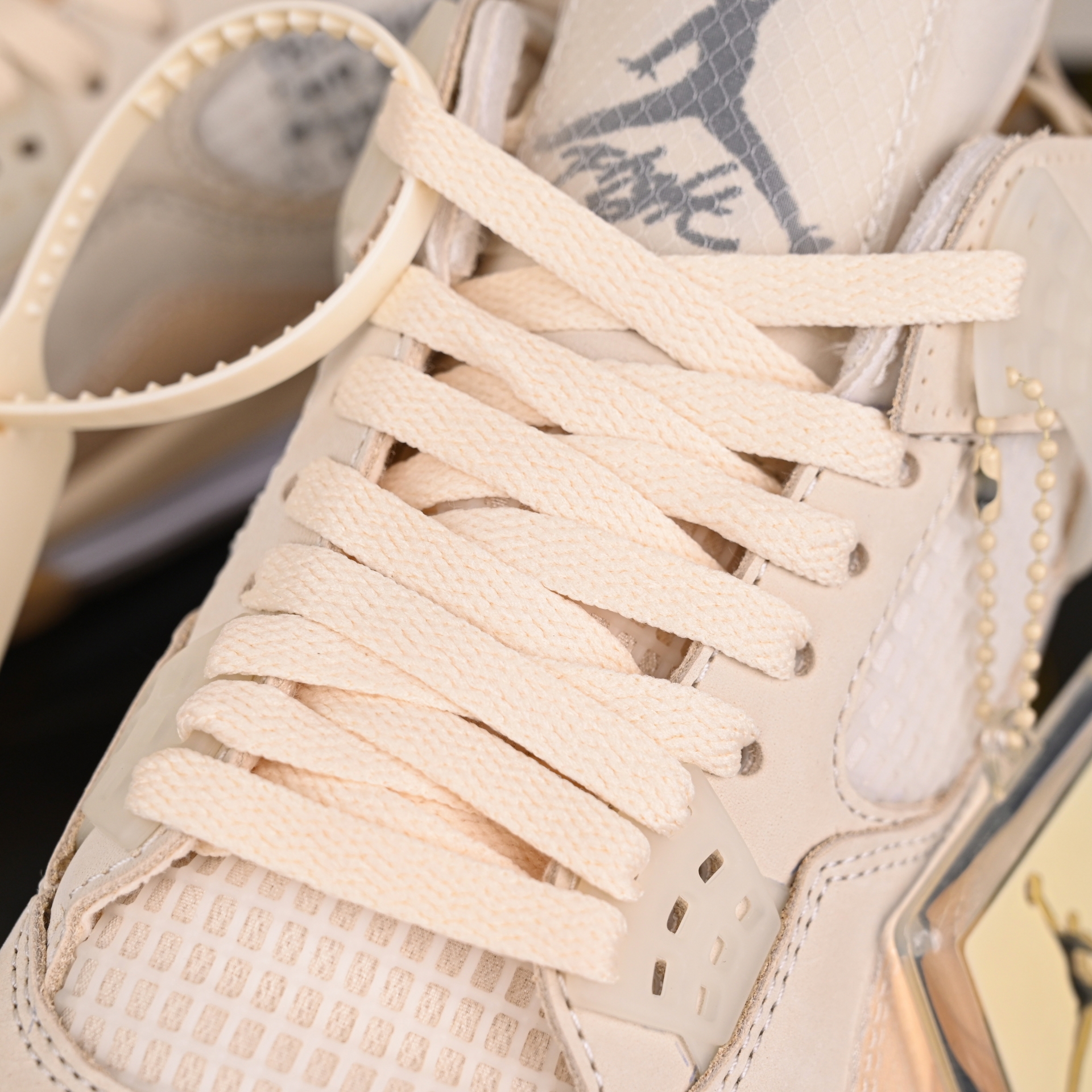 AIR JORDAN OFF-WHITE X WMNS AIR JORDAN 4 SP 'SAIL' CV9388-100