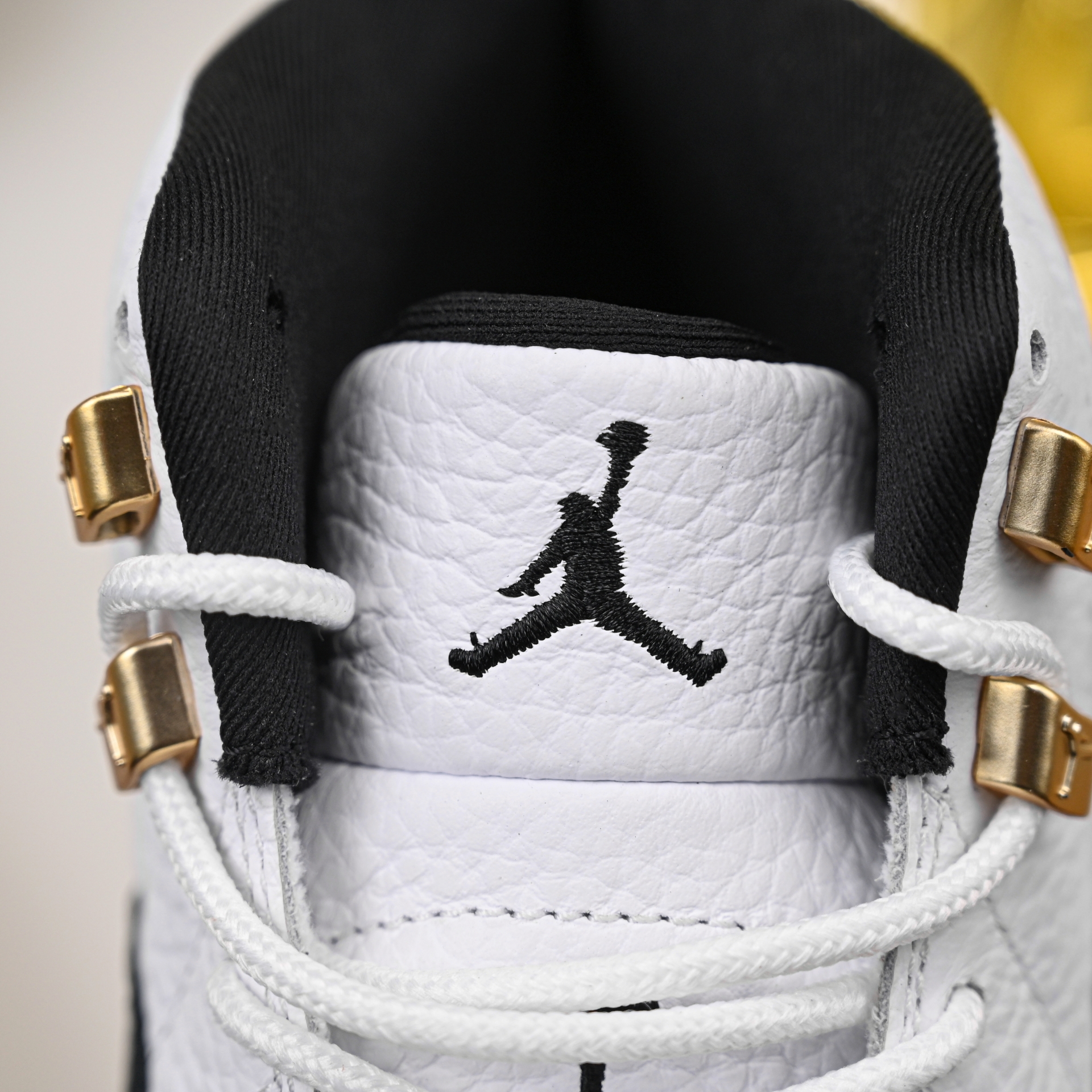 Air Jordan 12“Taxi”History  CT8013-117