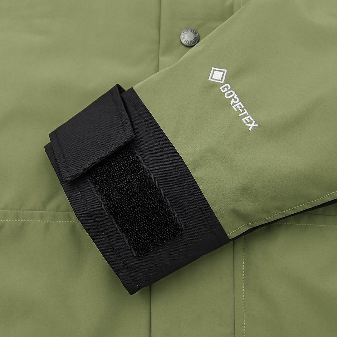 The North Face 1990 Mountain Gore-Tex Tech Jacket Army Green