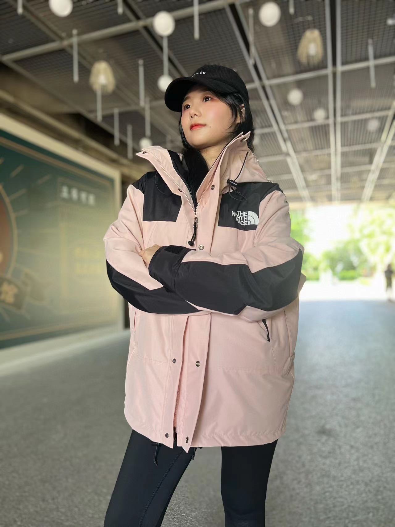 The North Face 1990 Mountain Gore-Tex Tech Jacket Pink