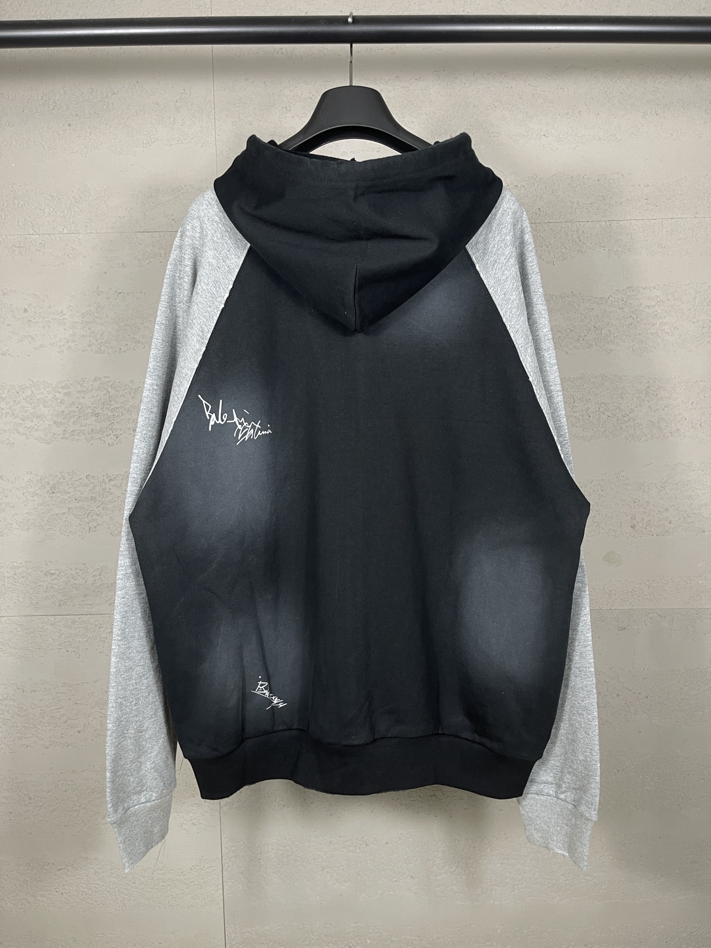 Balanciag@ Signature Print Hand-Painted Graffiti Cardigan Hoodie FW26