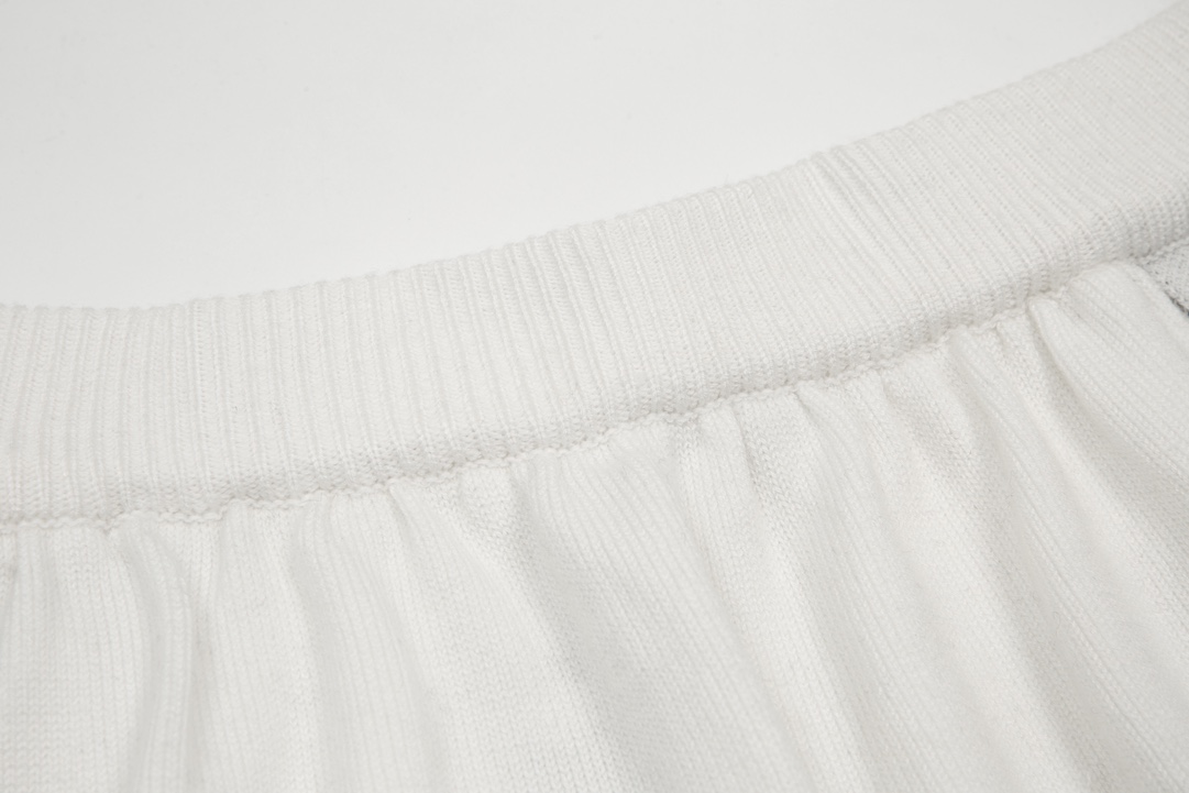 Letter A black and white striped knitted shorts