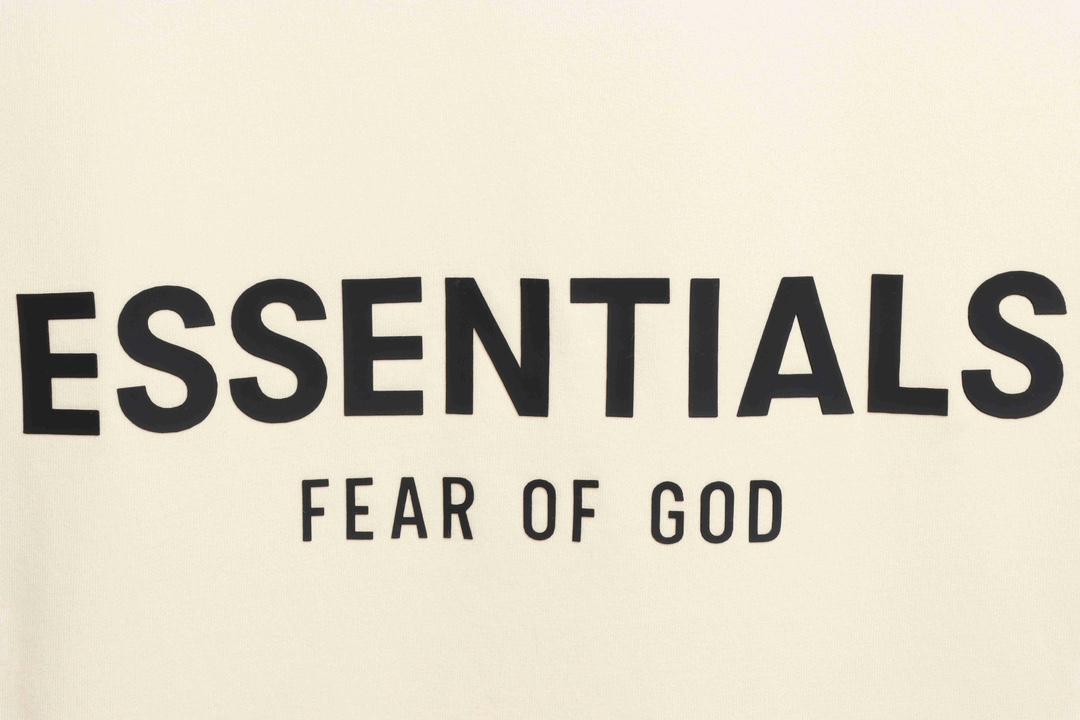 Essentials back silicone letter short sleeve