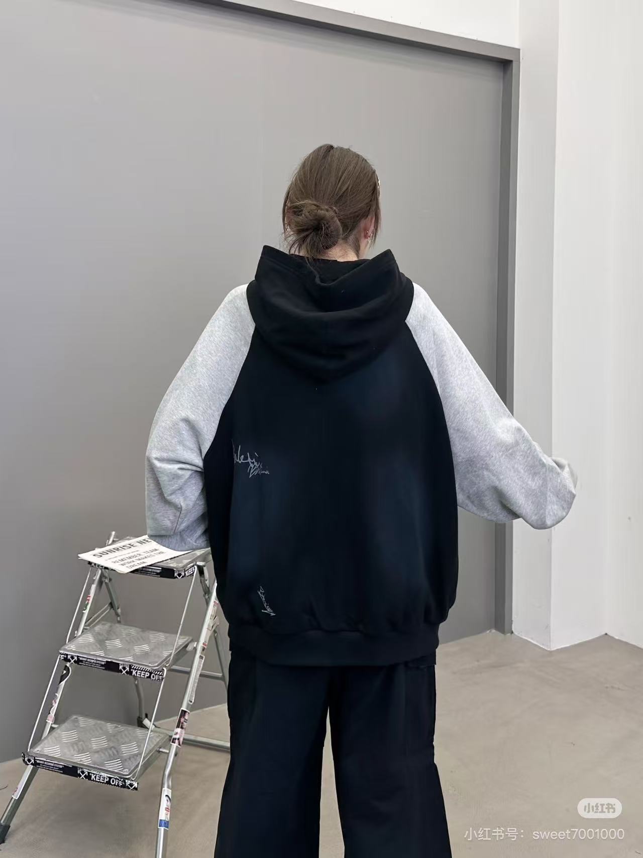 Balanciag@ Signature Print Hand-Painted Graffiti Cardigan Hoodie FW26