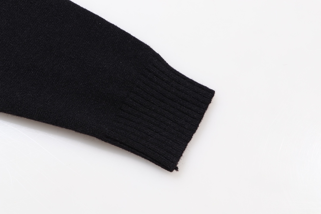 Supreme Embroidered Letter Logo Crewneck Wool Knit Sweater