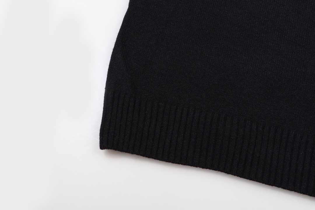 Supreme Embroidered Letter Logo Crewneck Wool Knit Sweater