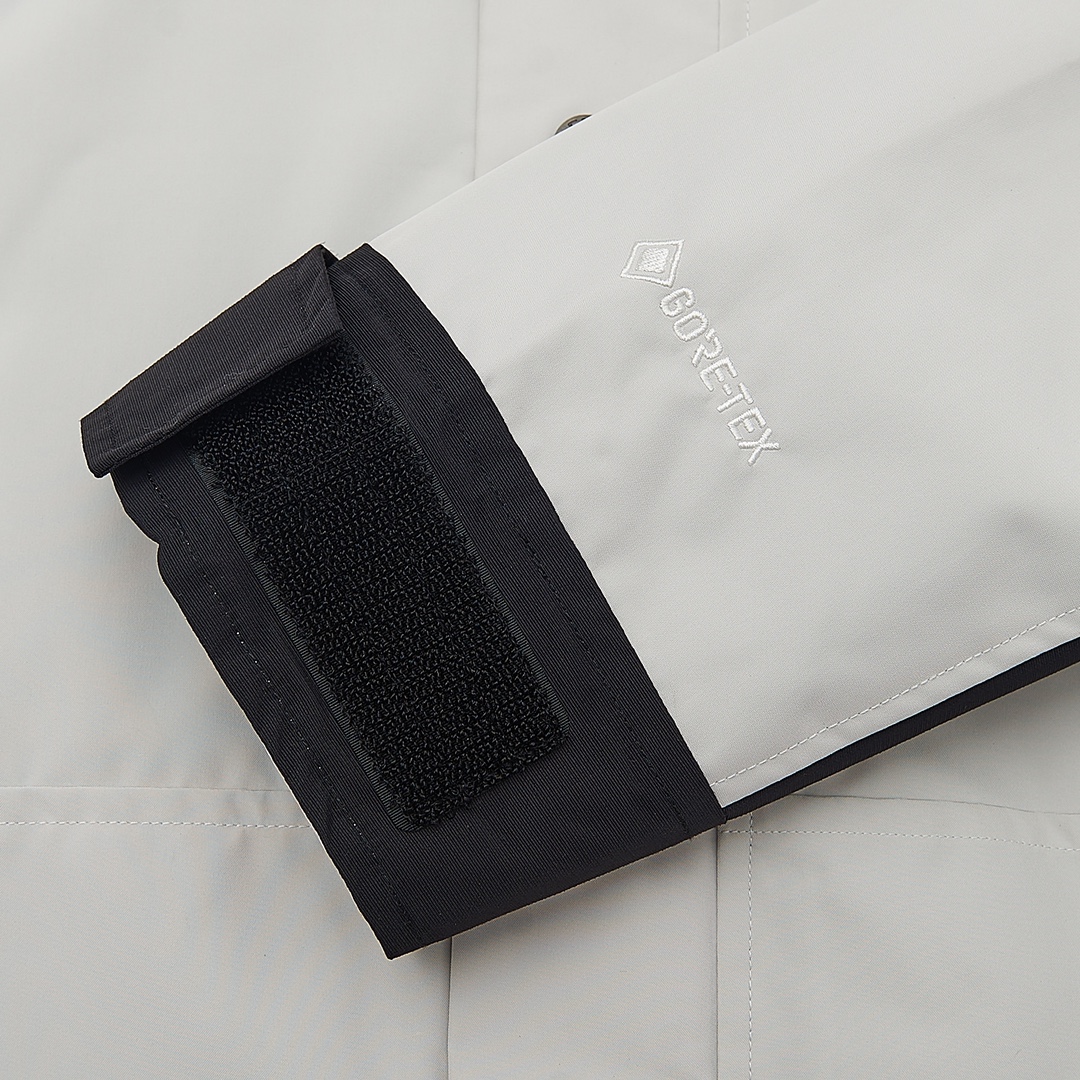 The North Face 1990 Mountain Gore-Tex Tech Jacket Grey