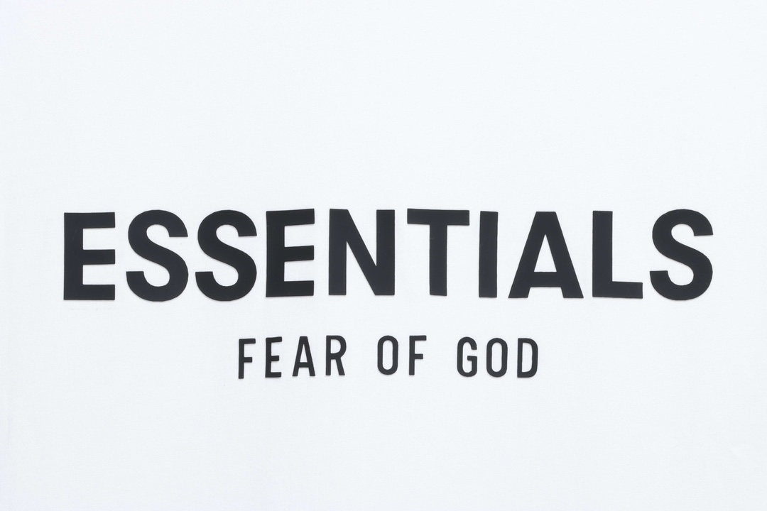 Essentials back silicone letter short sleeve