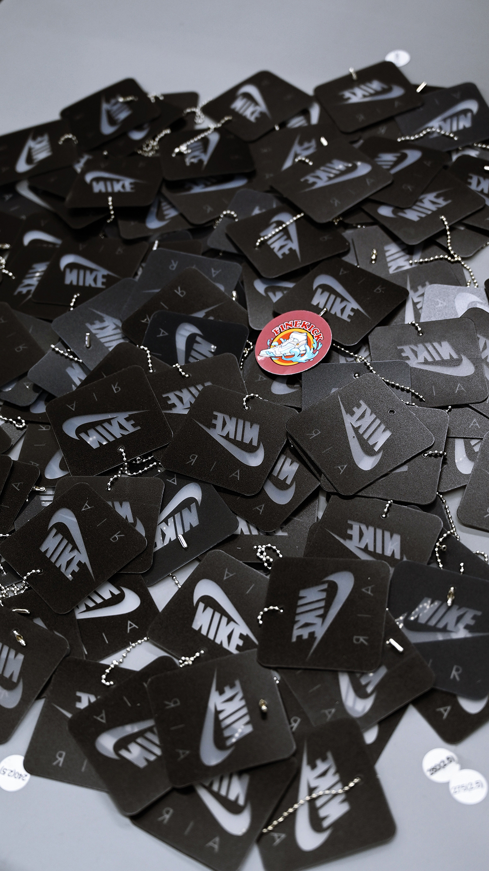 Do you know which sneakers tag this is？