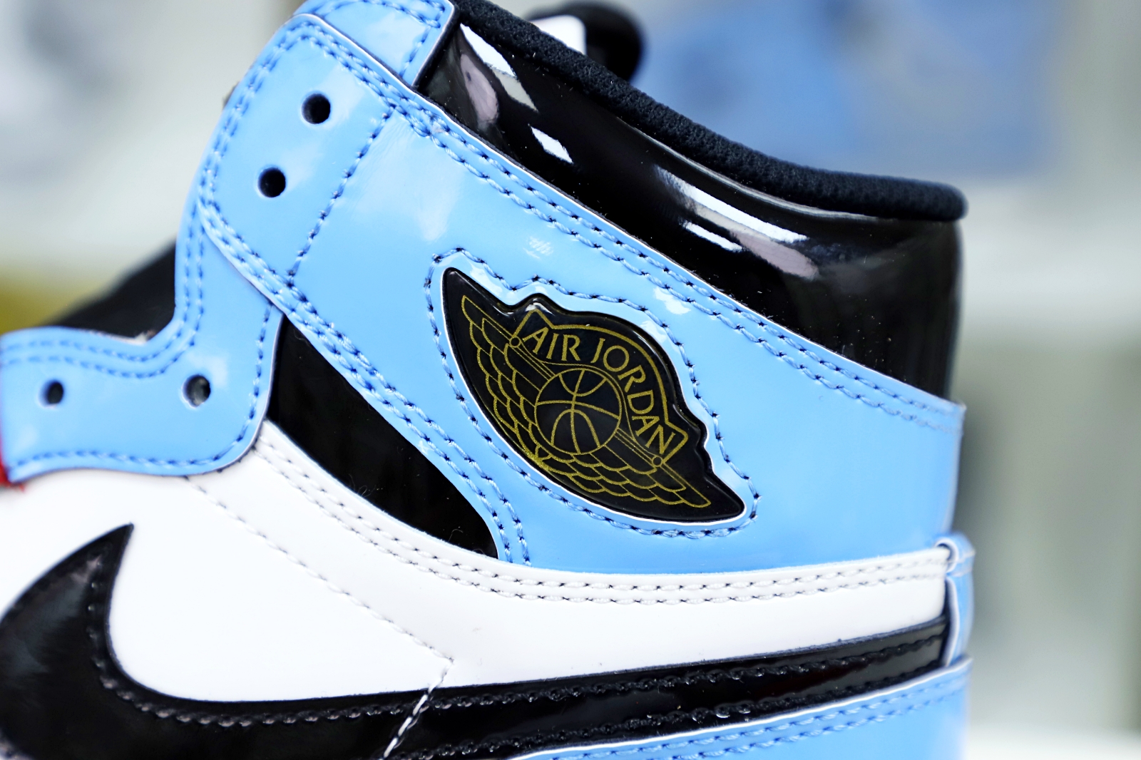 AIR JORDAN 1 RETRO HIGH OG 'FEARLESS'